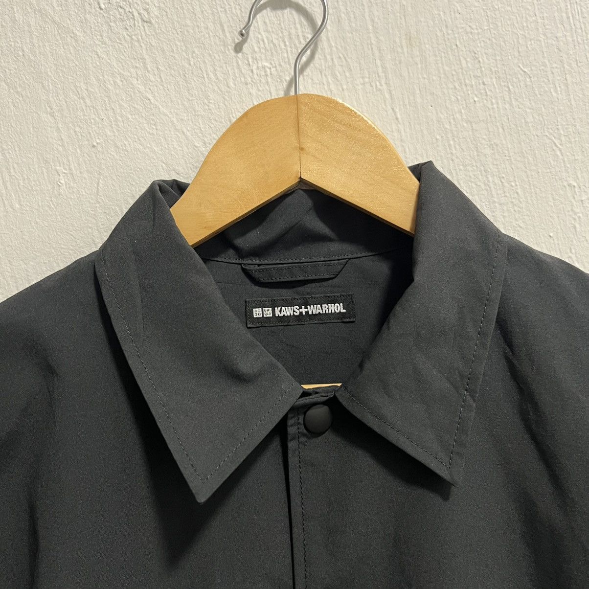 Andy Warhol × Kaws × Uniqlo KAWS x Andy Warhol x UNIQLO Coach Jacket Black – Rare Collab Size US M / EU 48-50 / 2 - 6 Thumbnail