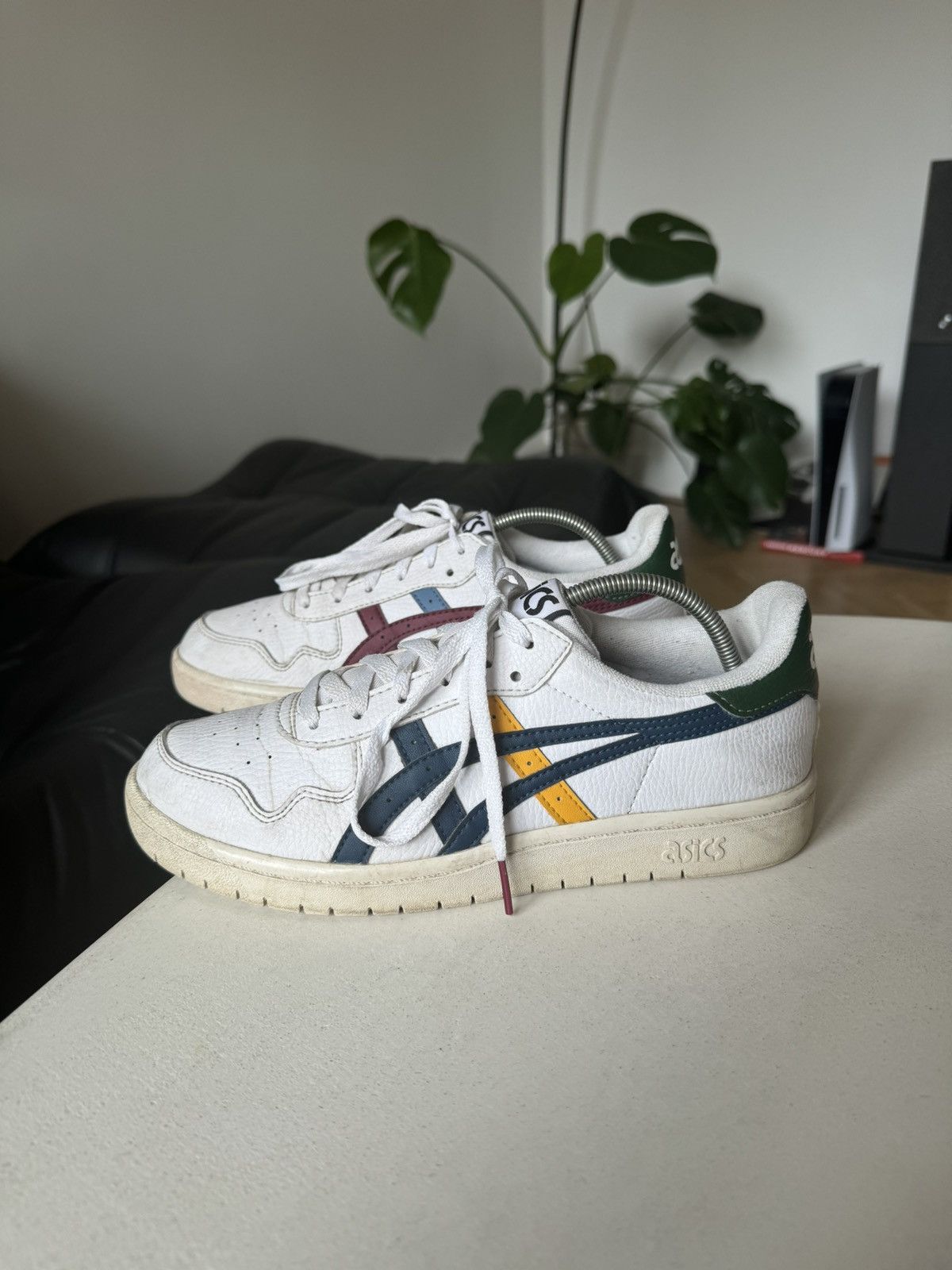 Asics × Vintage NOS Vintage 90s Asics Outrage Lo Sneakers 