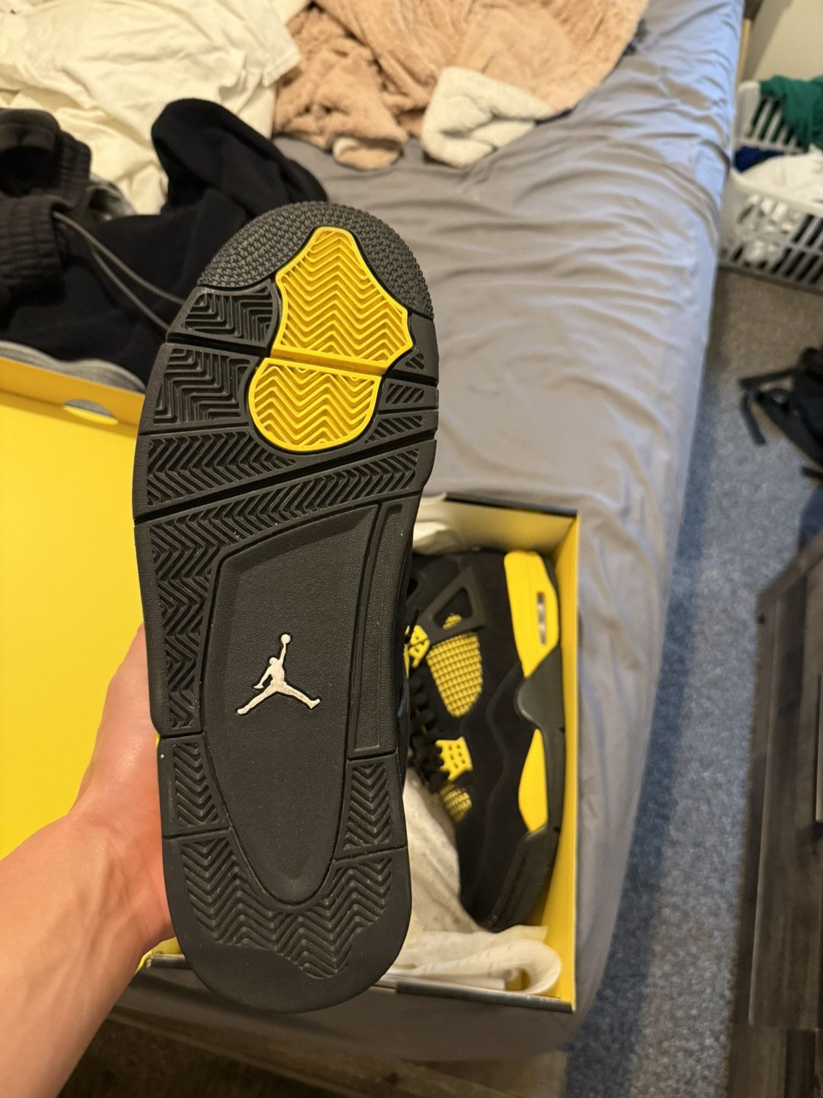 Jordan Brand Jordan 4 thunder Size US 12 / EU 45 - 2 Thumbnail
