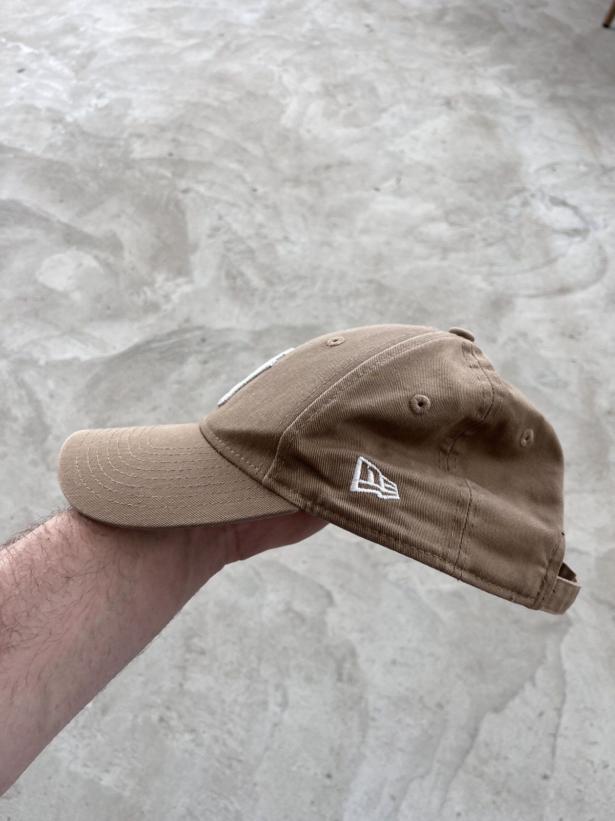New Era Vintage New Era Beige Cap Embroidered Logo Y2K Avantgarde Size ONE SIZE - 3 Thumbnail