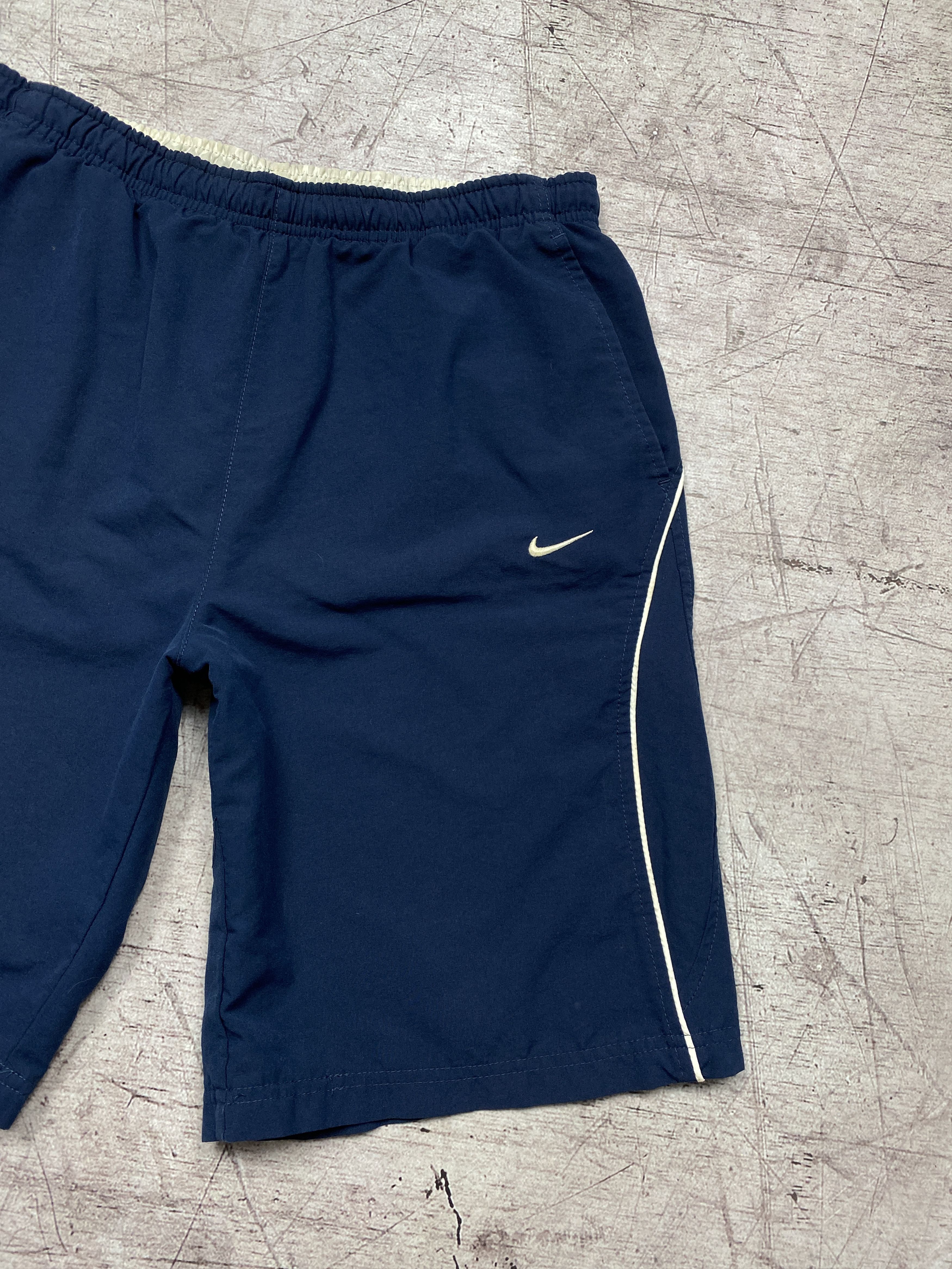 Nike × Vintage Nike Vintage Mens Nylon Shorts Size US 32 / EU 48 - 2 Thumbnail