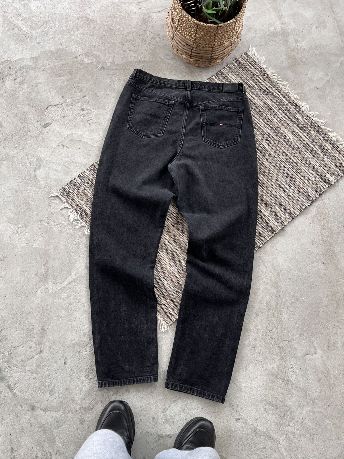 Tommy Hilfiger Vintage Tommy Hilfiger Black Grey Straight Denim Jeans Y2K Size US 34 / EU 50 - 1 Thumbnail
