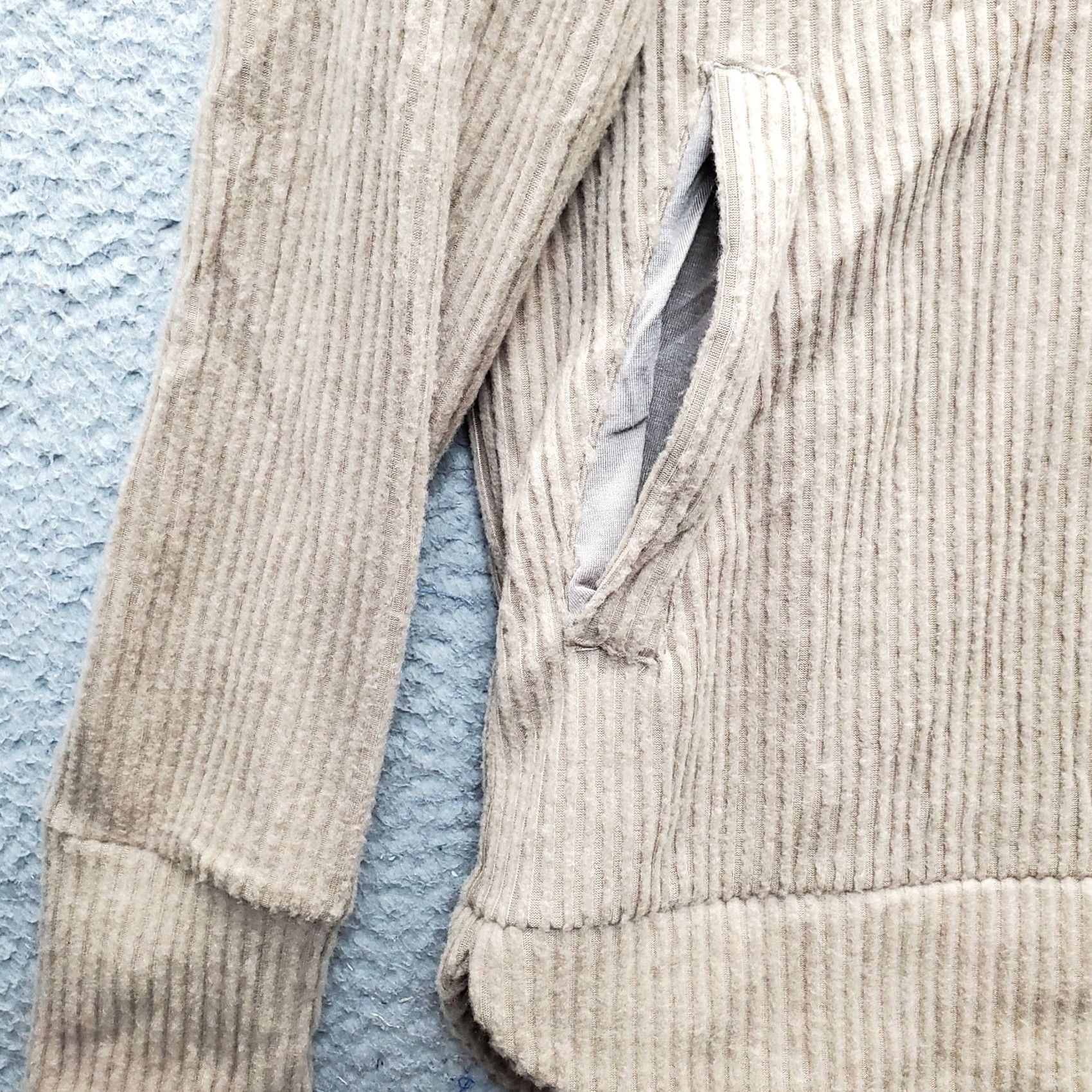 Jones New York Jones New York Sport Hoodie Womens M Brown 1/4 Zip Thumb Hole Hooded Regular Length 26.5 in Chest 22" NWT Ladies Shirt Category: Hoodie Size M / US 6-8 / IT 42-44 - 5 Thumbnail
