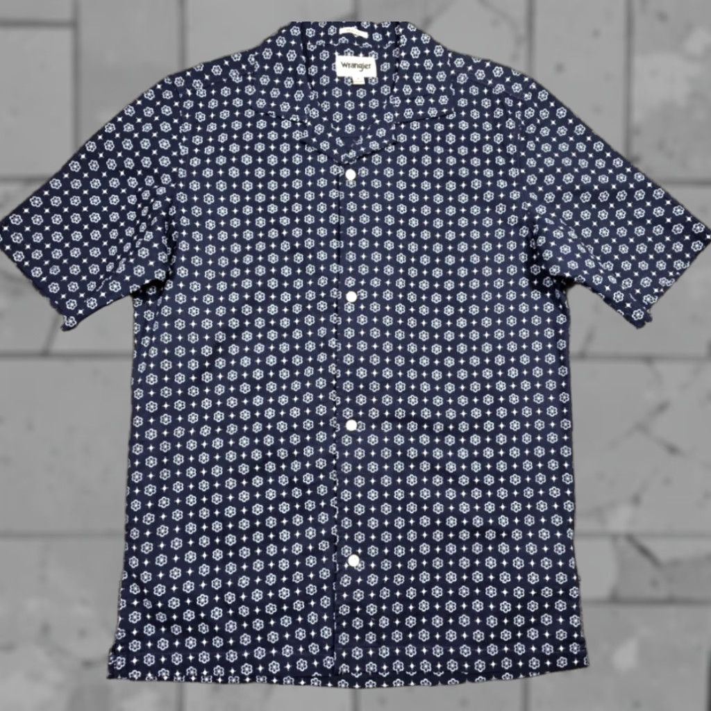 Wrangler VINTAGE Wrangler Resort Shirt Mens M Geometric Hawaiian Camp Blue Cotton Short Sleeve Button-Up Decade: 90s? (But do not add decade) Size US M / EU 48-50 / 2 - 1 Thumbnail