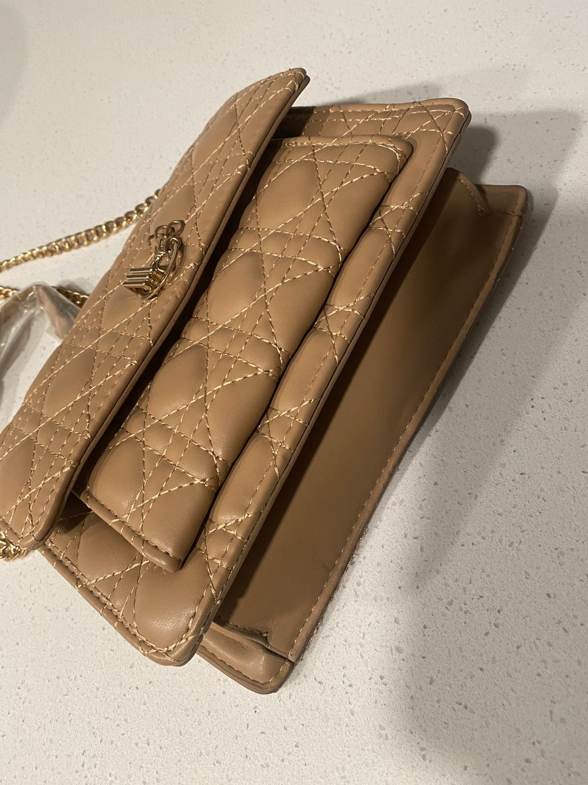 Other Designer Style Crossbody Bag - Brown w/ Gold Chain Strap Size ONE SIZE - 6 Thumbnail