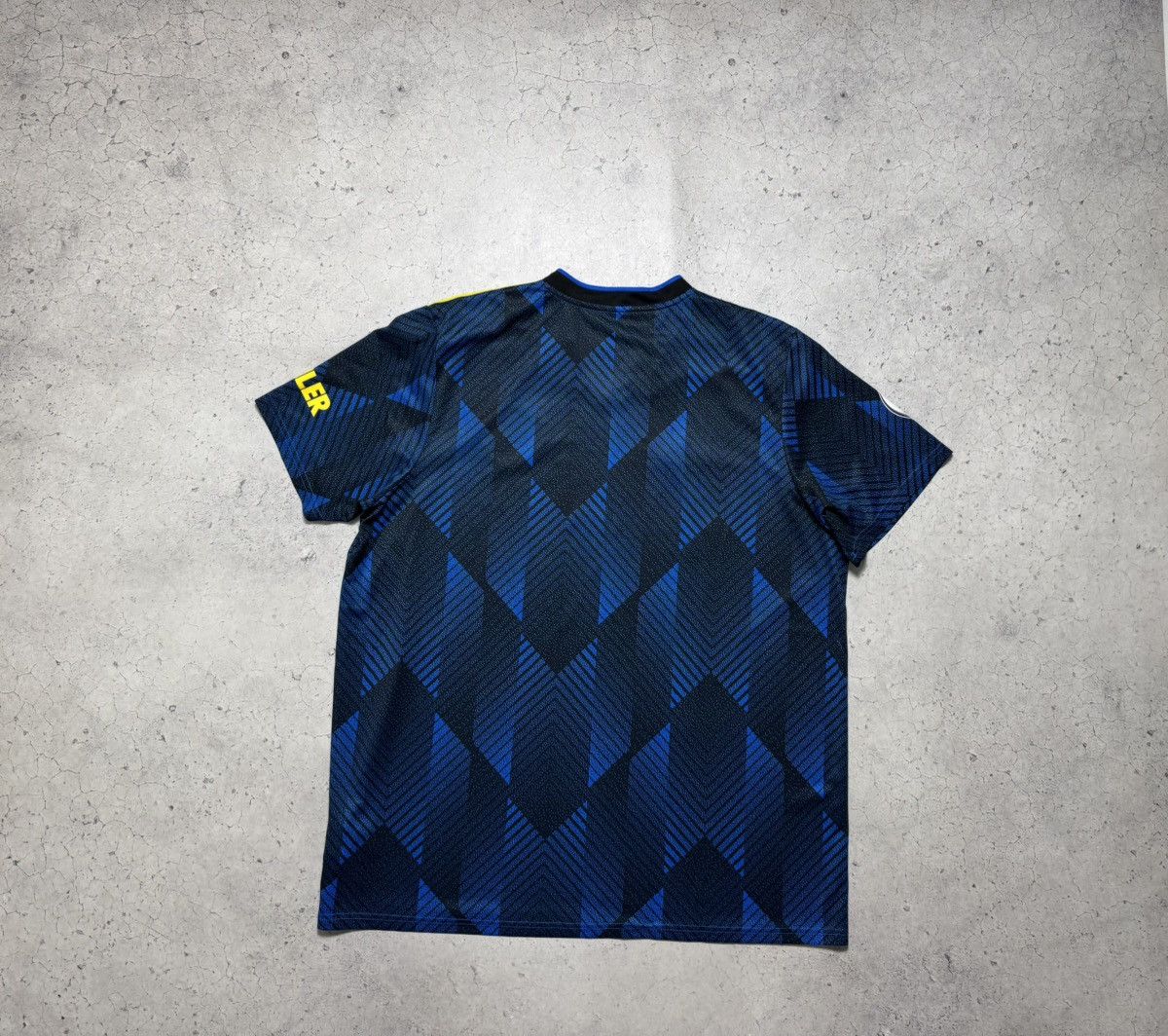 Adidas Adidas FC Manchester United 2021/2022 Soccer Jersey Size US XXL / EU 58 / 5 - 9 Thumbnail