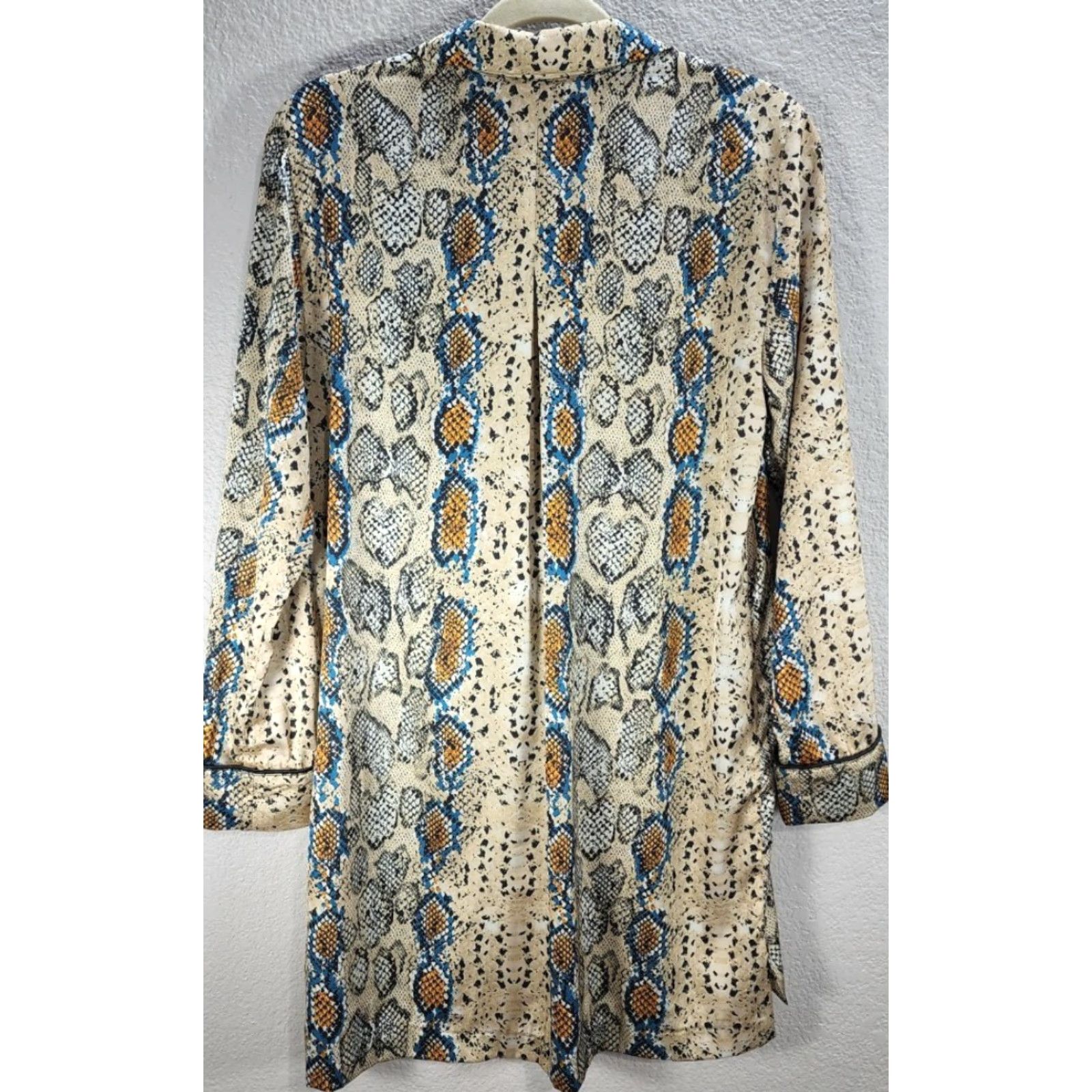 Doublet Hutch Snakeskin Print Double Breasted Long Satin Blouse Shirt Women S-M Beige & Black Tunic Satin Blouse Womens Men’s? Size S / US 4 / IT 40 - 6 Thumbnail