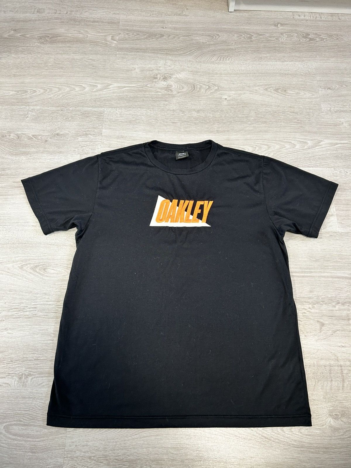 Oakley Vintage Oakley T-shirt Big logo Size XL Sport Size US XL / EU 56 / 4 - 1 Thumbnail