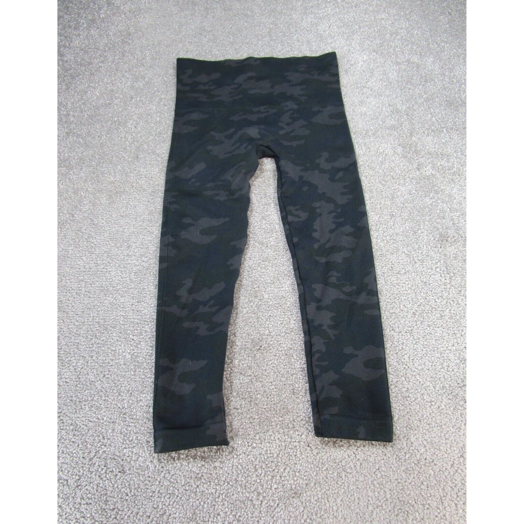 Spanx Spanx Womens Shapewear Small Gray Black Camo Crop Leggings Size 28" / US 6 / IT 42 - 1 Thumbnail