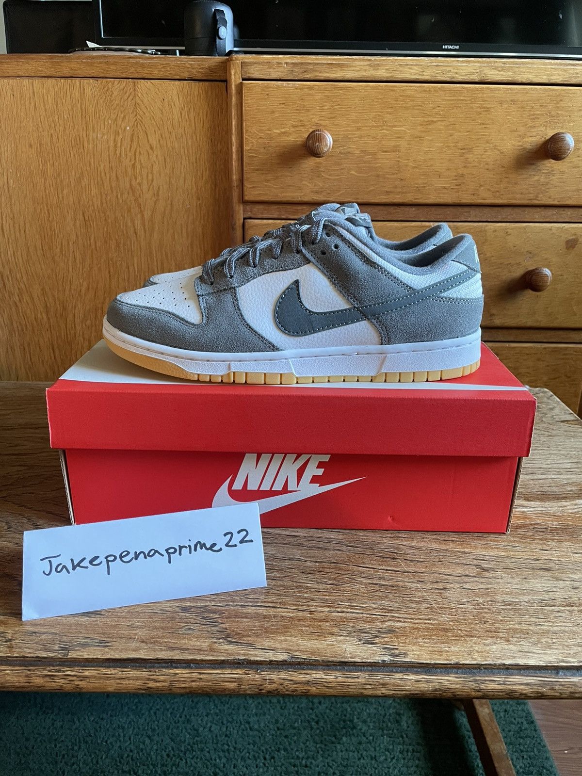 Nike Nike Dunk Low, white & smoke grey Size US 9 / EU 42 - 2 Thumbnail