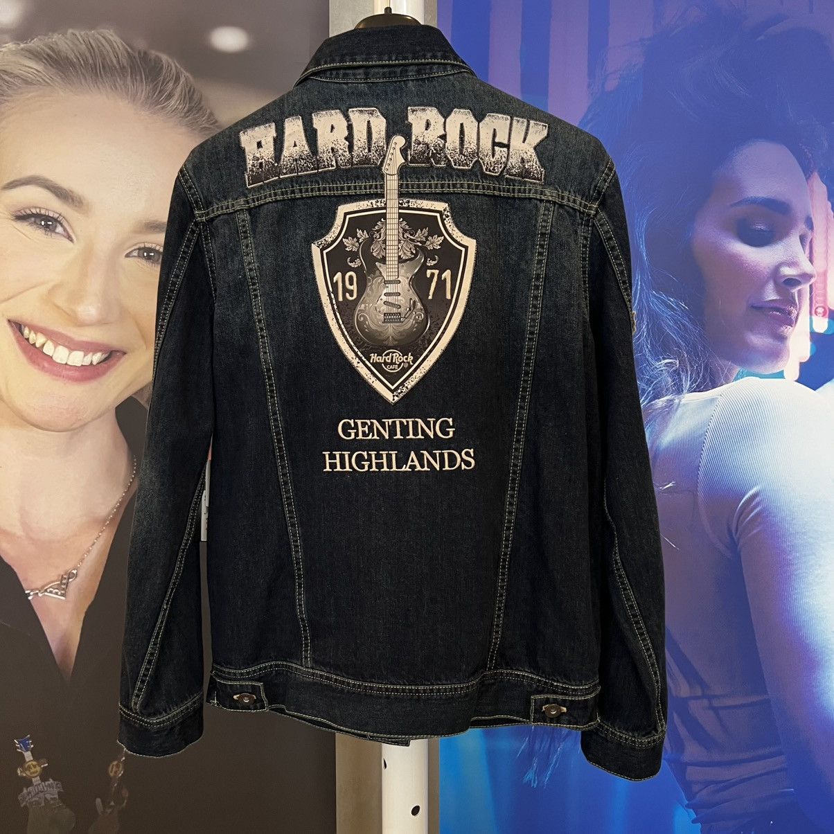 Hard Rock Cafe Denim Jacket Premium Hardrock cafe Genting Highland Malaysia Size US M / EU 48-50 / 2 - 6 Thumbnail
