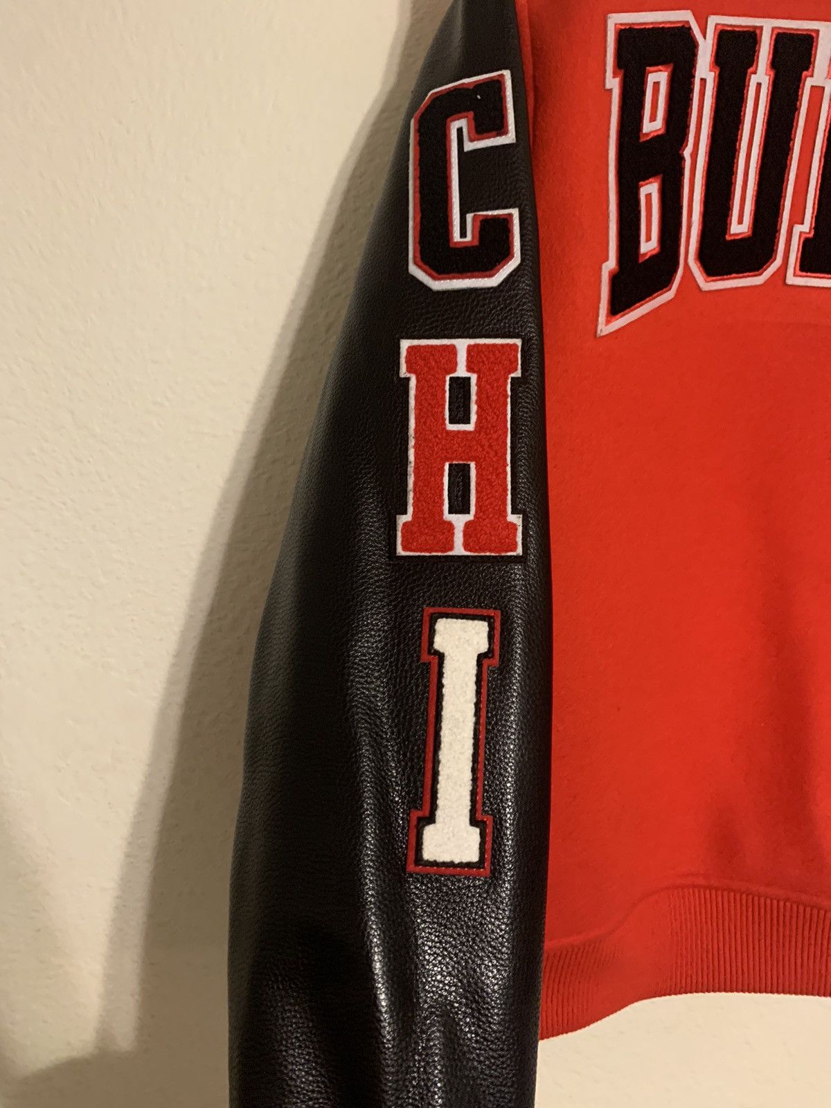 Pro Standard Pro Standard NBA Chicago Bulls Home Town Wool Red Varsity Size US S / EU 44-46 / 1 - 12 Thumbnail