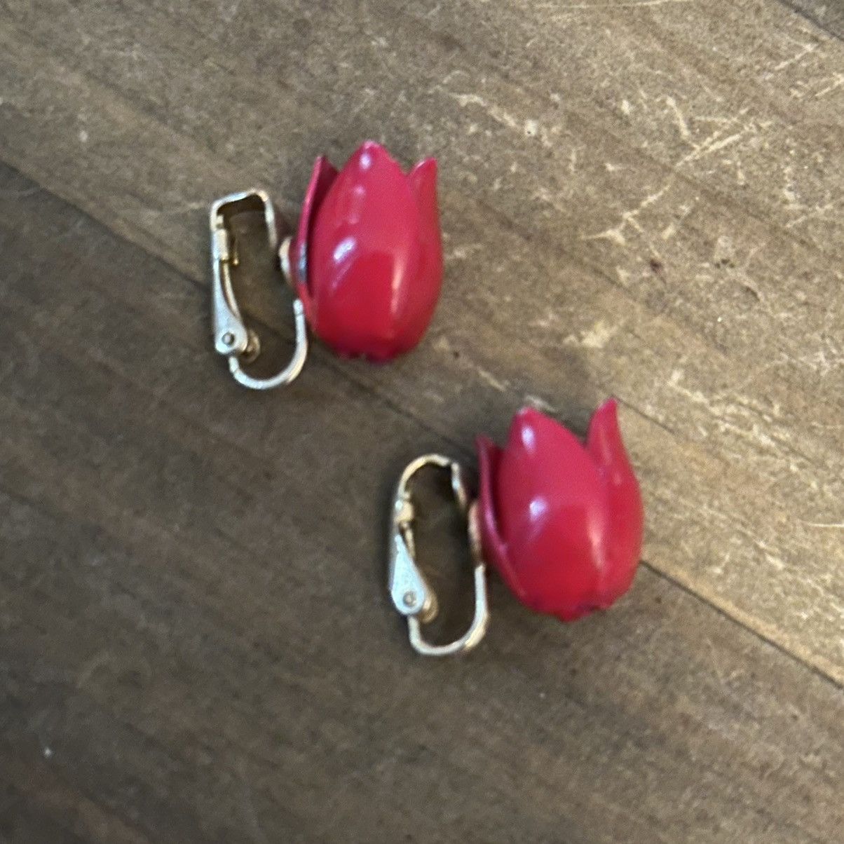 Vintage Vintage red tulip clip on earrings Size ONE SIZE - 4 Thumbnail
