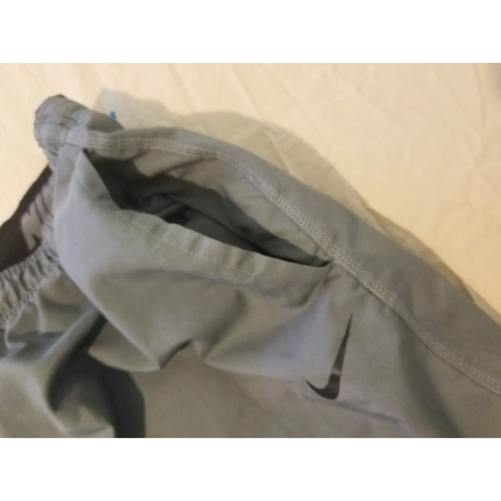Nike Nike Pants Mens L Large Gray Athletic Gym Workout Dri-FIT Pockets Sweatpants Regular Size Type: Pants Size US 33 - 7 Thumbnail