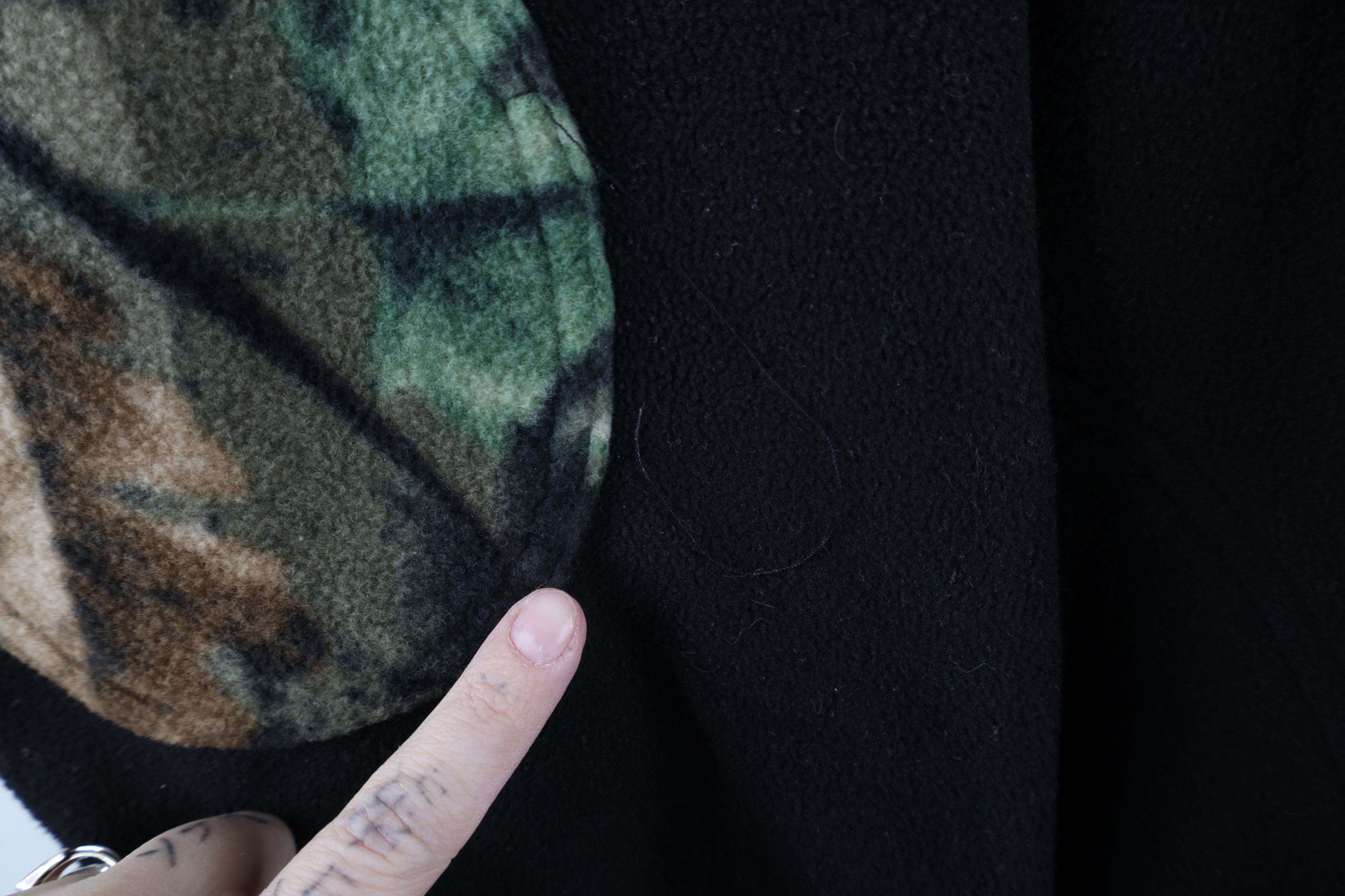 Vintage Vintage 90s Streetwear Camouflage Elbow Patch Fleece Jacket Size US L / EU 52-54 / 3 - 4 Thumbnail