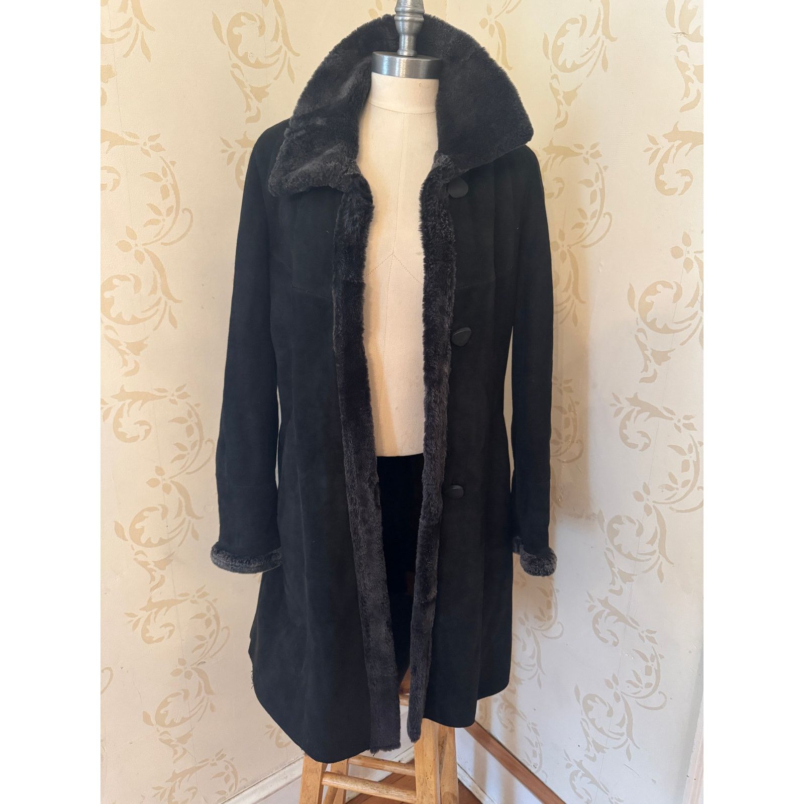 Vintage Ladies Size 4 Rafel Shearling 100% Shearling Black Jacket Size S / US 4 / IT 40 - 1 Thumbnail
