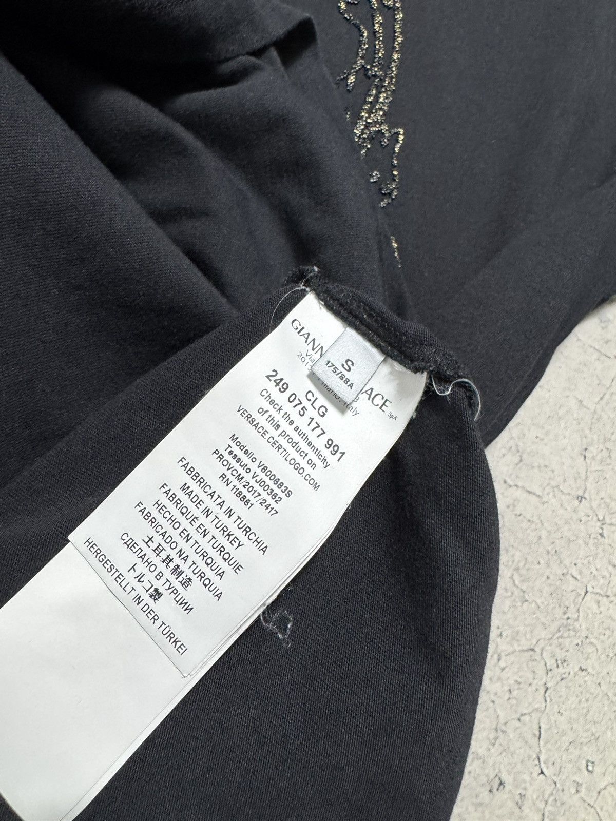 Versace Gianni Versace Medusa Big Logo Black Luxury T-Shirt Size S Size US S / EU 44-46 / 1 - 8 Thumbnail