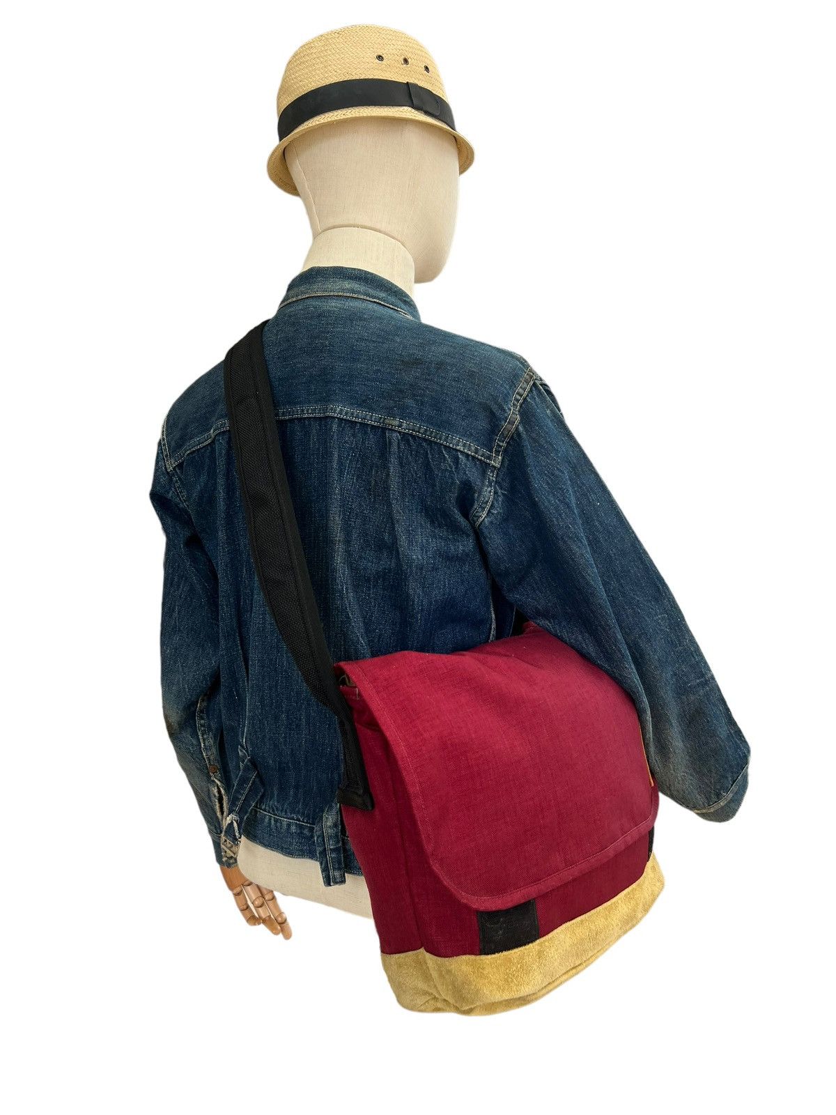 Vintage Anonym Japan Hand Made Nylon Leather Maroon Messenger Bag Size ONE SIZE - 3 Thumbnail