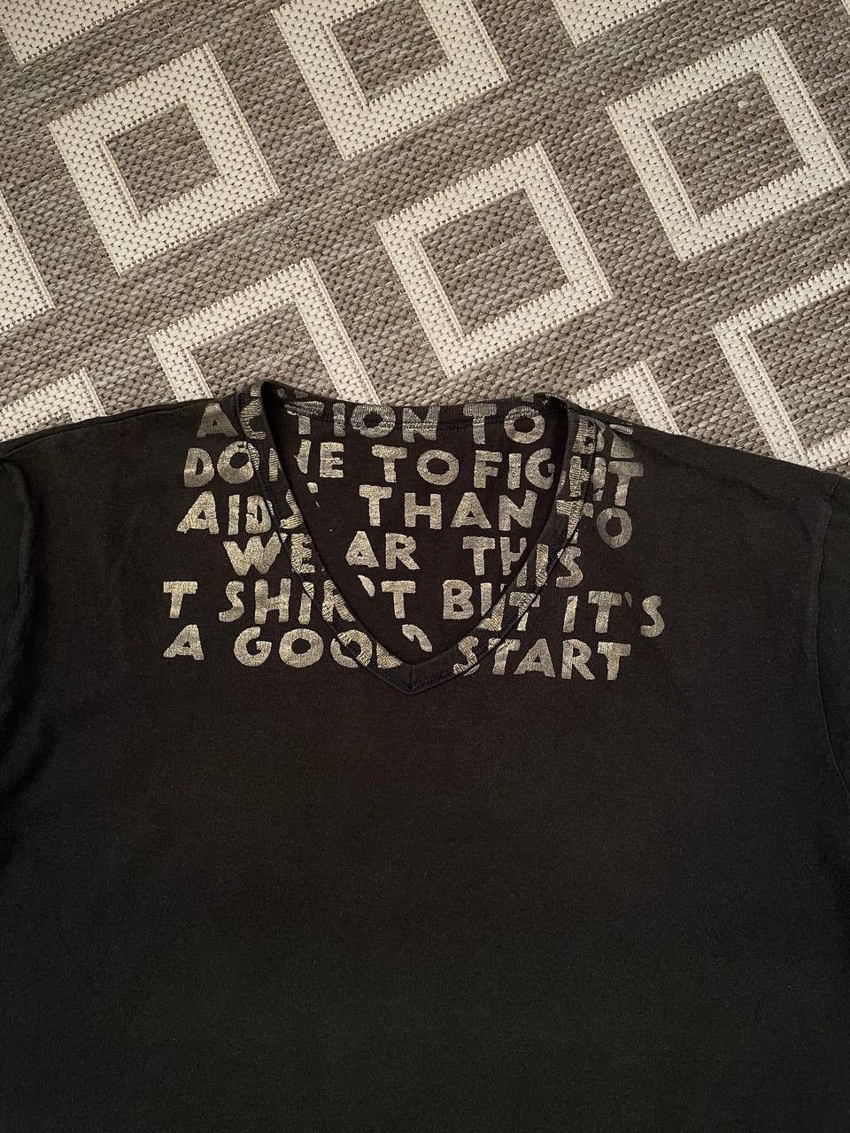 Maison Margiela Maison Martin Margiela aw 2004 2005 aids print t shirt logo Size US XL / EU 56 / 4 - 2 Thumbnail