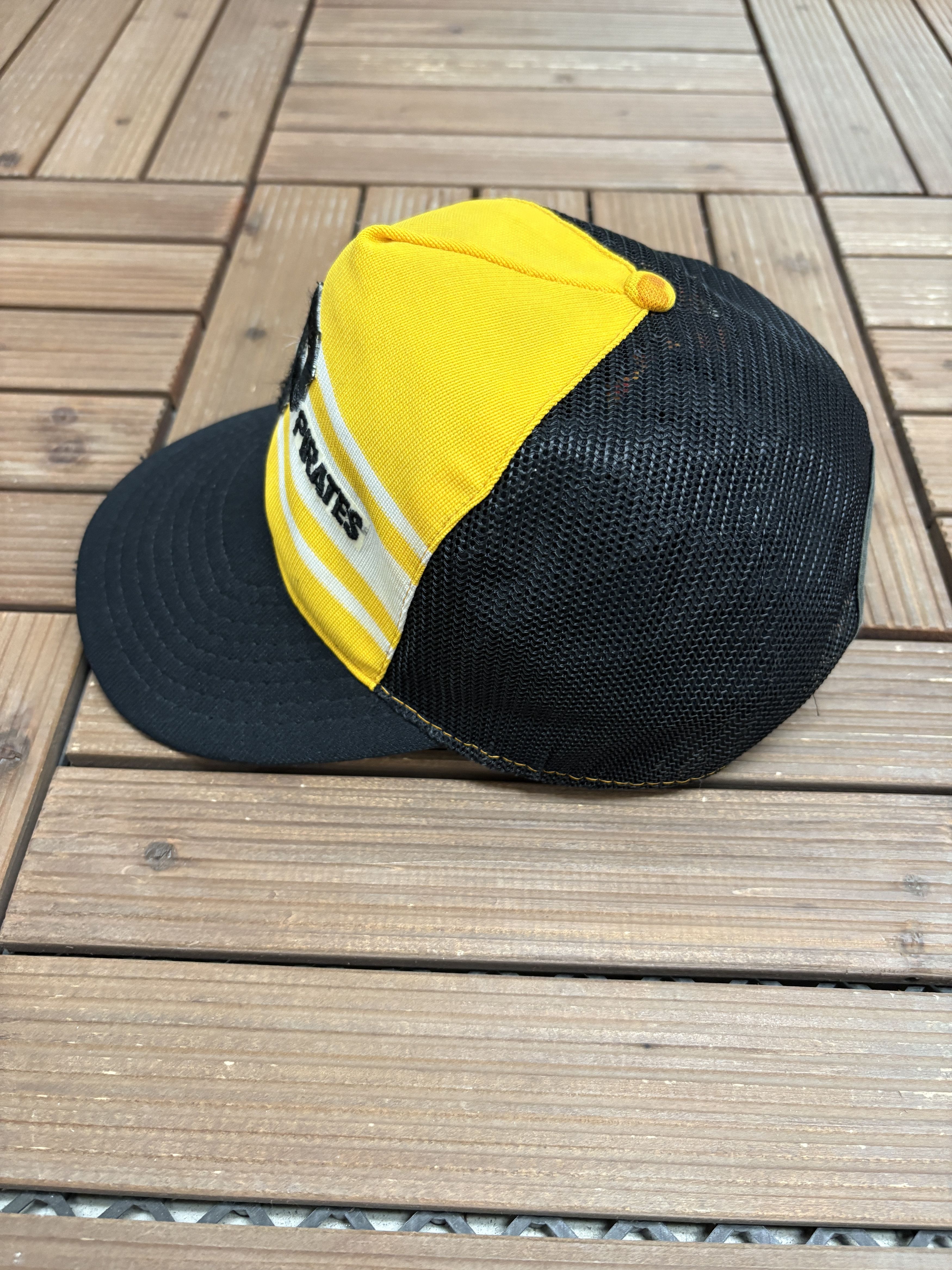Vintage Pittsburgh Pirates Stitched Vintage Trucker Snap Back Hat Size ONE SIZE - 4 Thumbnail