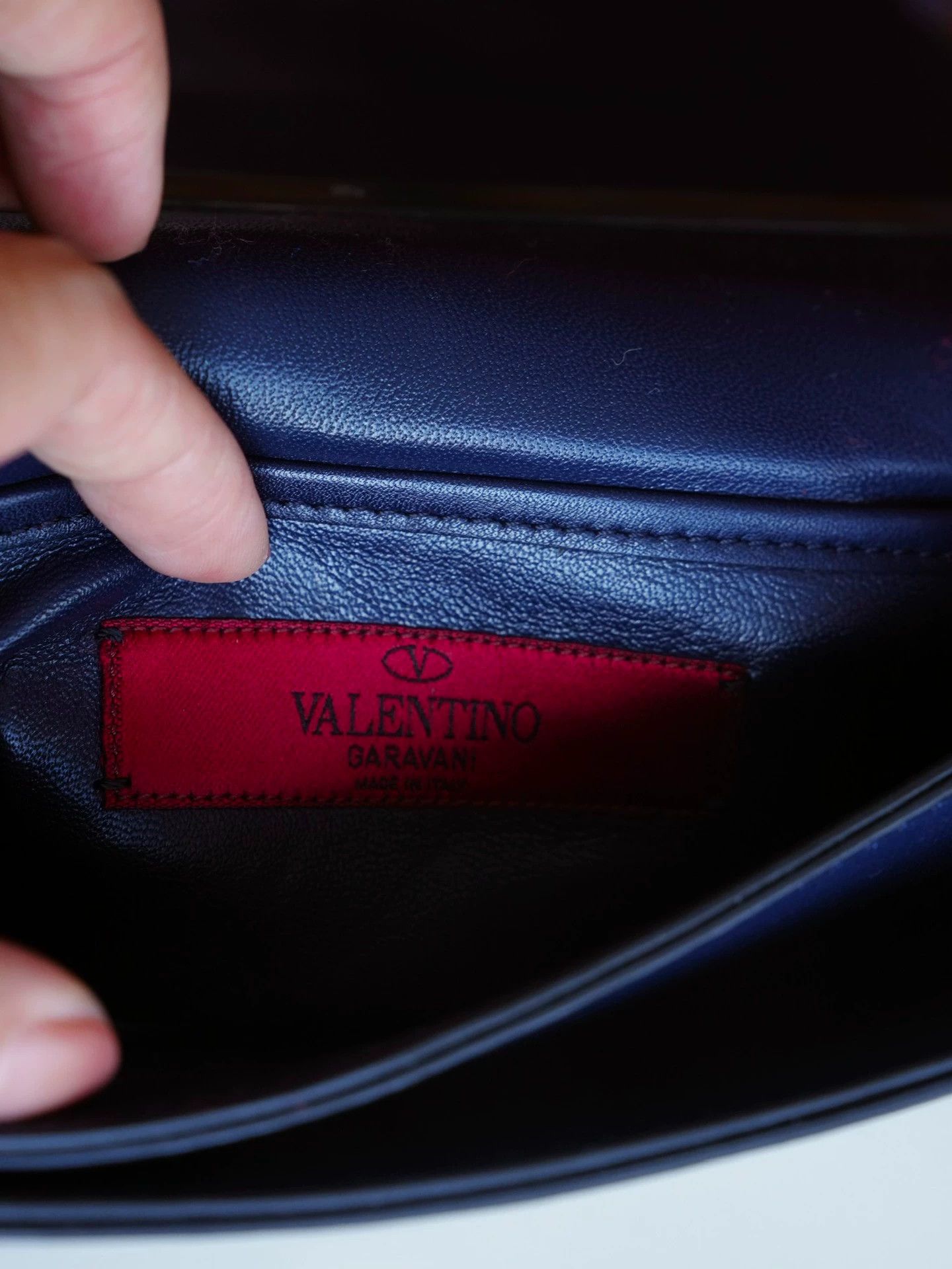 Valentino Valentino Vintage Feather Silver Crystal Buckle 2way Shoulder/Crossbody Bag Size ONE SIZE - 9 Thumbnail