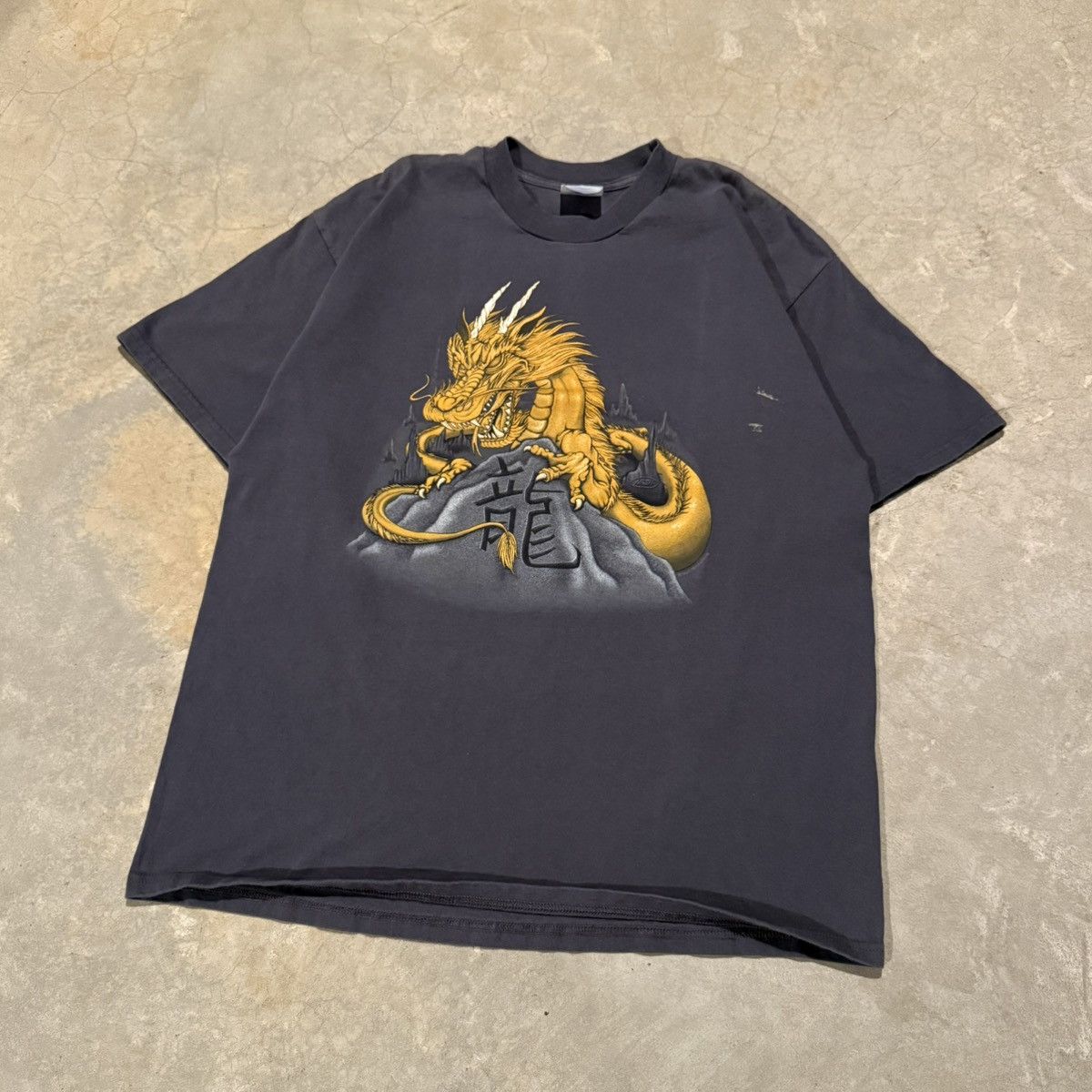 Vintage Vtg 2000s Faded Distressed Dragon Tee JNCO Grunge ERD Y2K Size US XL / EU 56 / 4 - 2 Thumbnail