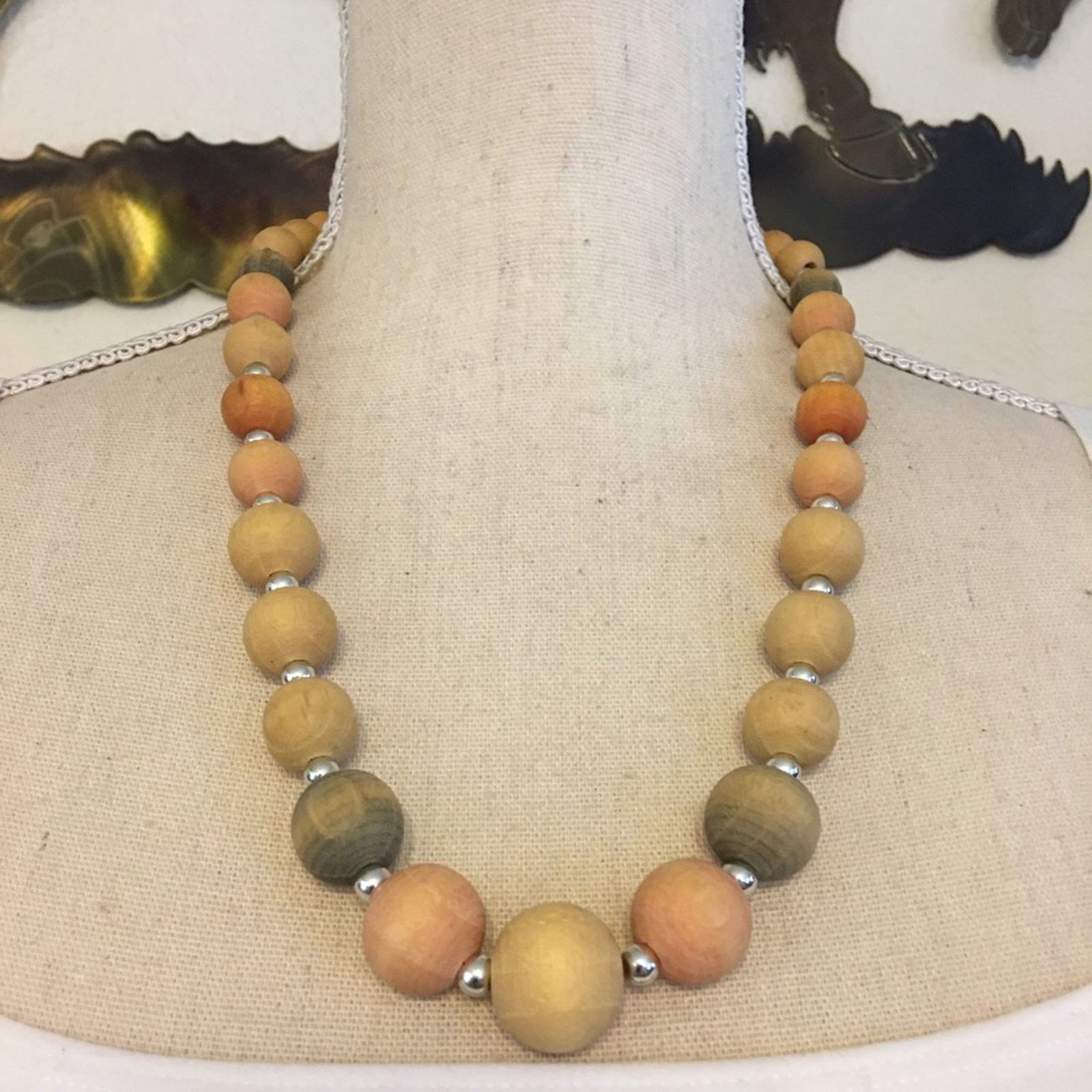 Vintage Vintage multi tone wood bead necklace Size ONE SIZE - 1 Thumbnail