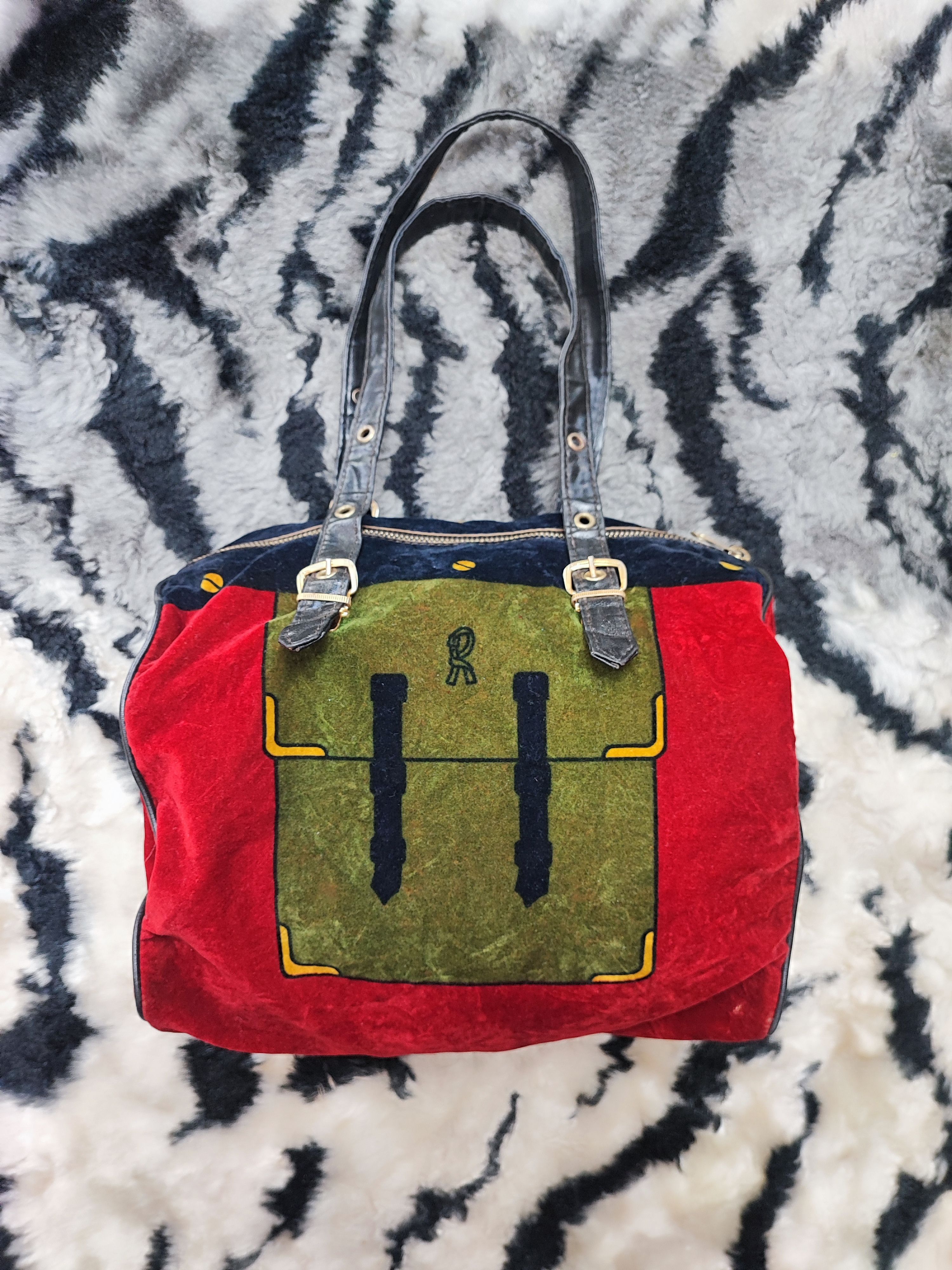 Roberta di Camerino Vintage Roberta Di Camerino Trompe L'Oeil Velvet Handbag Size ONE SIZE - 2 Thumbnail
