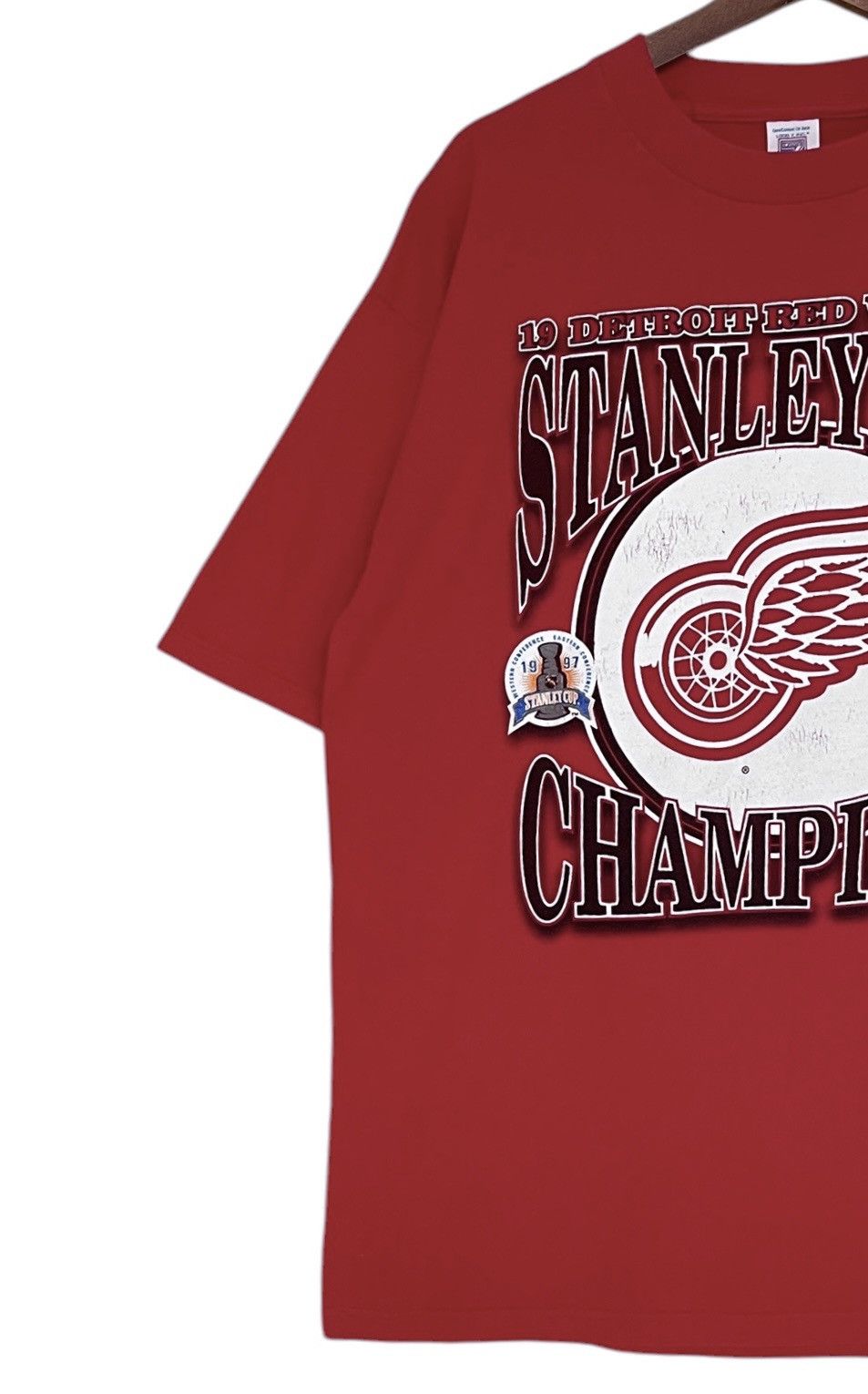 Vintage Vintage Team Hockey Ice Detroit Red Wings T-shirt 1997s Size US XL / EU 56 / 4 - 3 Thumbnail
