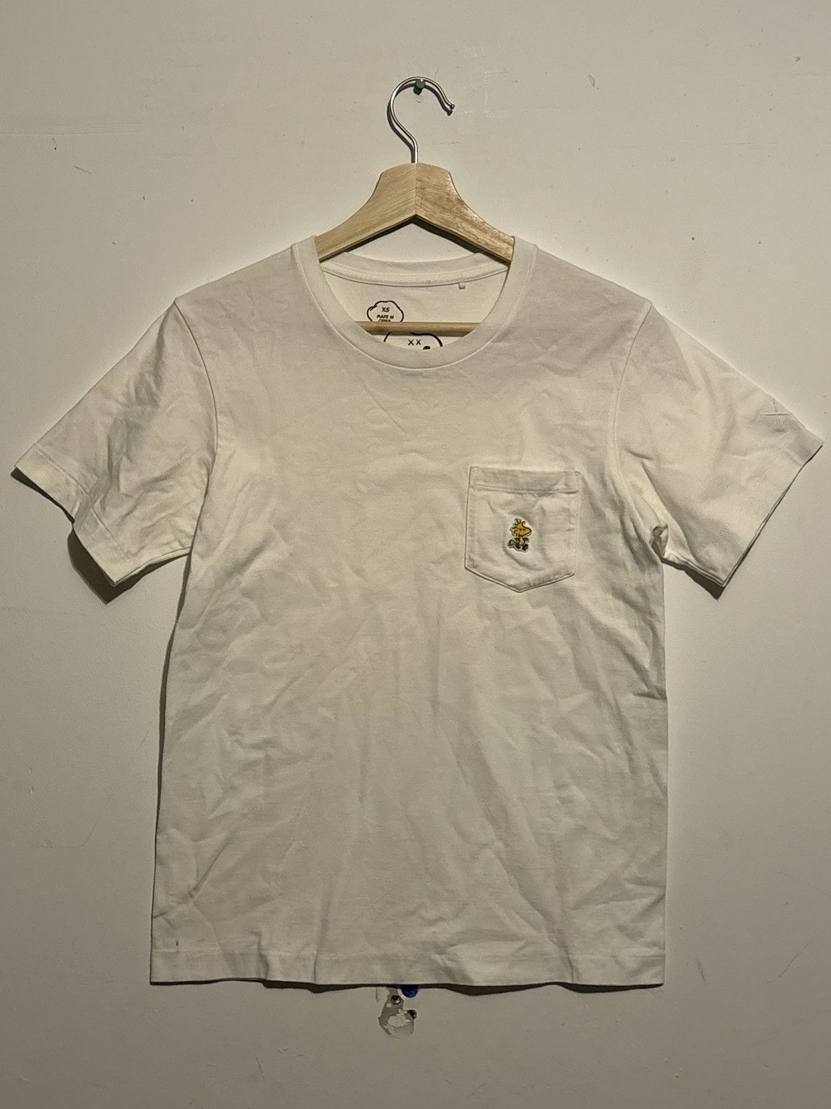 Kaws × Peanuts × Uniqlo Uniqlo X Kaws X Peanuts Woodstock White SS Pocket T-Shirt Size US XS / EU 42 / 0 - 1 Thumbnail