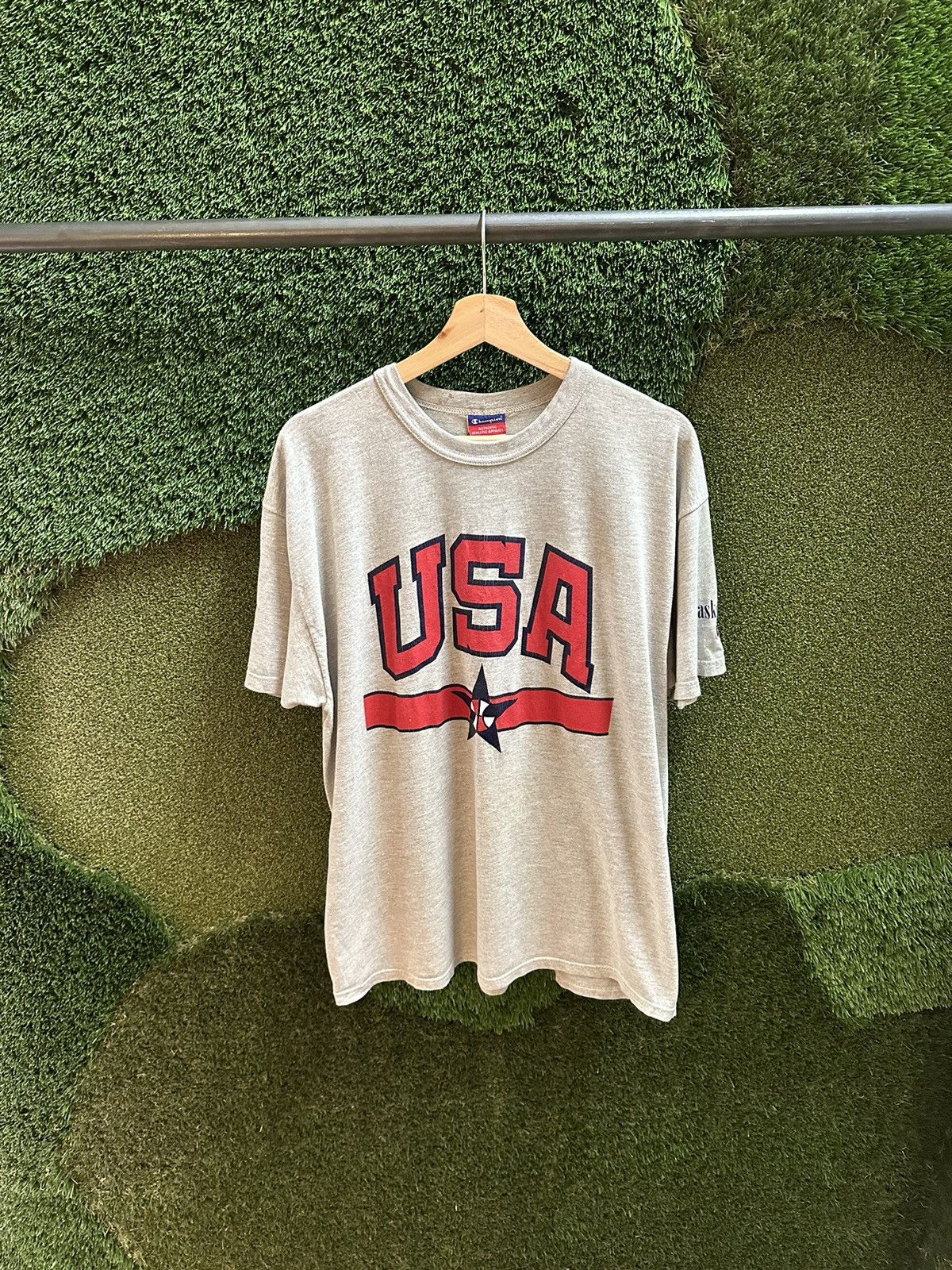 Vintage Vintage Champion USA Basketball T-shirt Large Size US L / EU 52-54 / 3 - 1 Thumbnail