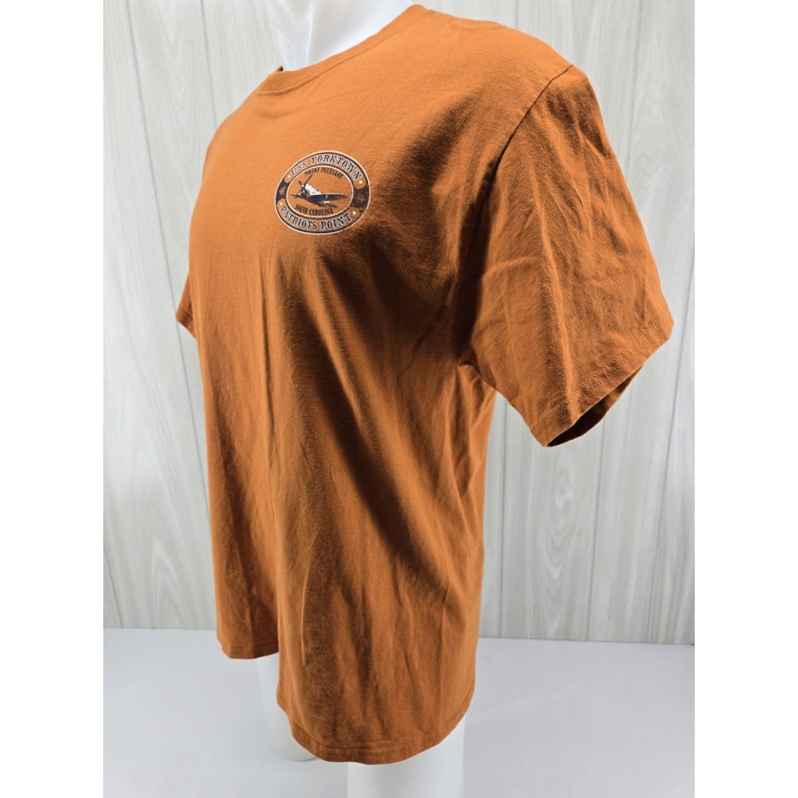 Hanes VINTAGE USS YORKTOWN PATRIOT'S POINT South Carolina T Shirt LARGE Orange Mens Graphic Tee 90s Patriot Size US L / EU 52-54 / 3 - 4 Thumbnail