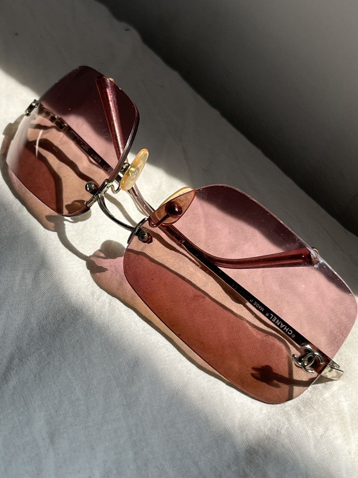 Chanel Chanel Sunglasses 4017 CC Rhinestone Logo Rimless Vintage Size ONE SIZE - 2 Thumbnail