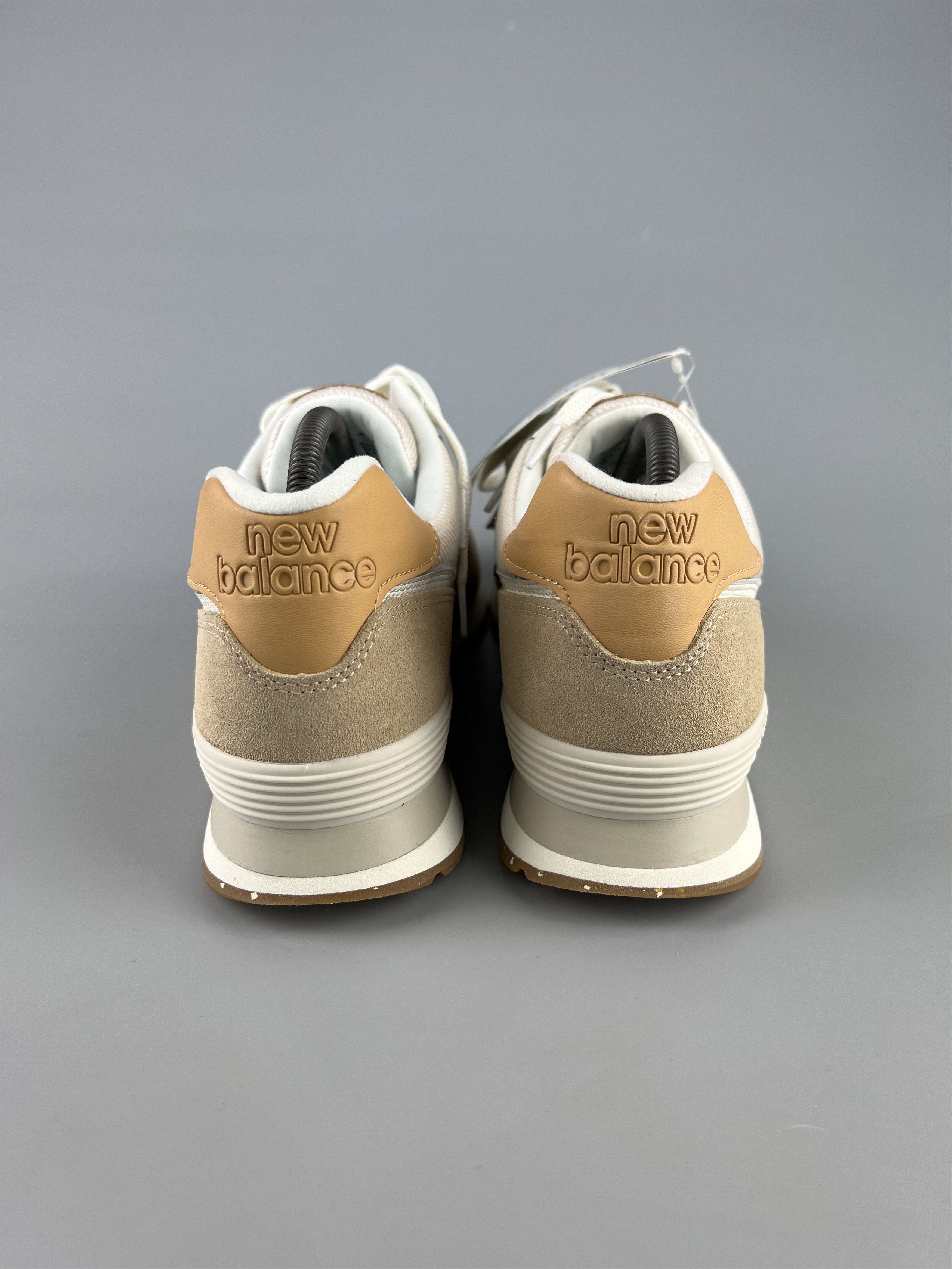 New Balance New Balance 574 Men's Beige Sneakers US11 UK10.5 EU45 Size US 11 / EU 44 - 3 Thumbnail