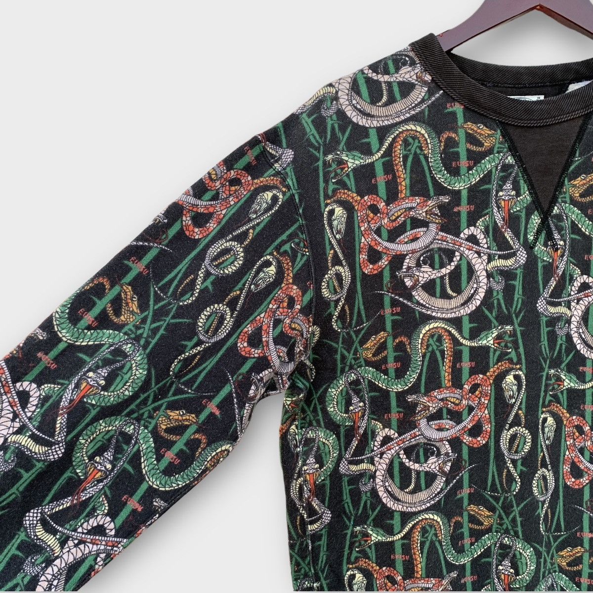Evisu Evisu Snake Bamboo Patern Double V Crewneck Overprint Size US M / EU 48-50 / 2 - 3 Thumbnail