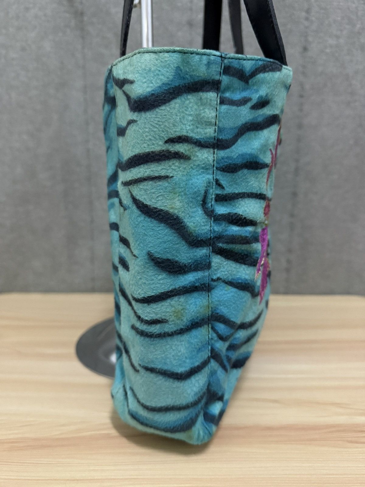 Versace Jeans Couture Versace Jeans Couture faux fur blue zebra stripe pattern. Size ONE SIZE - 8 Thumbnail