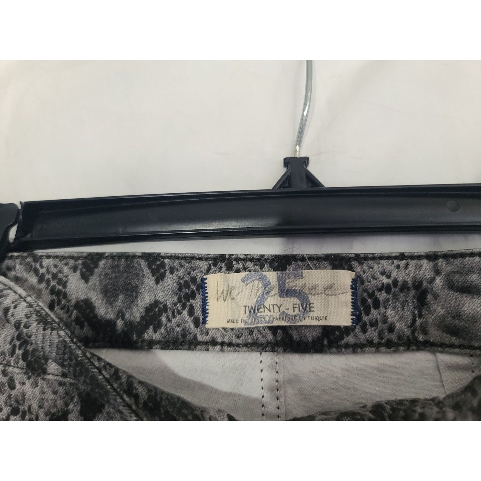 Free People We The Free Gray Just Float On Snake Flare Leg Jeans 25 X 32 Size 25" / US 0 / IT 36 - 5 Thumbnail