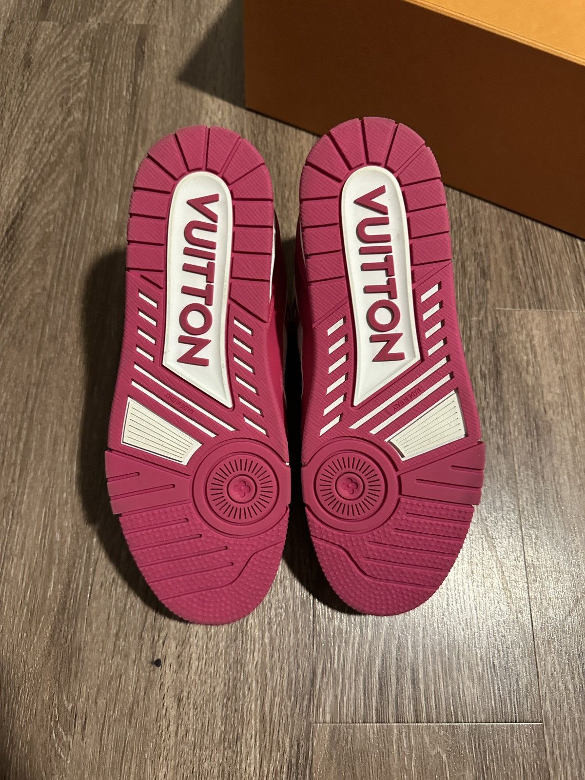 Louis Vuitton Louis Vuitton Trainer Low Fuchsia Size US 10 / EU 43 - 5 Thumbnail