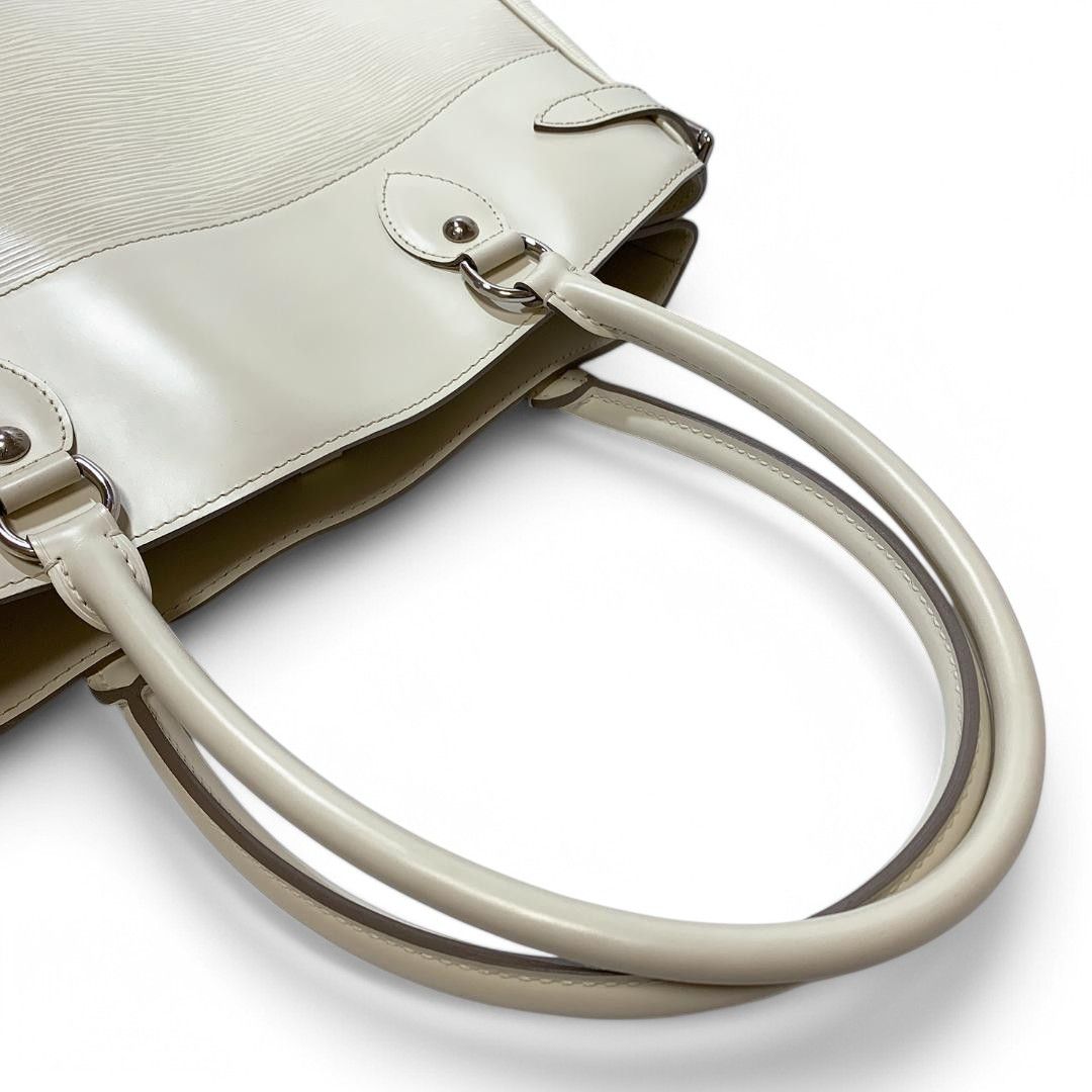 Louis Vuitton Louis Vuitton - Passy GM Handbag Leather Shoulder Bag White Size ONE SIZE - 6 Thumbnail