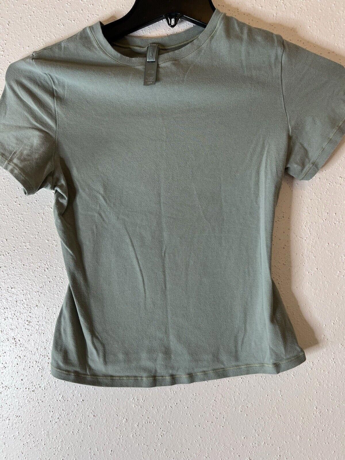 Designer Skims Womens T-Shirt Green Short Sleeve Soft Stretch MEDIUM Size M / US 6-8 / IT 42-44 - 2 Thumbnail