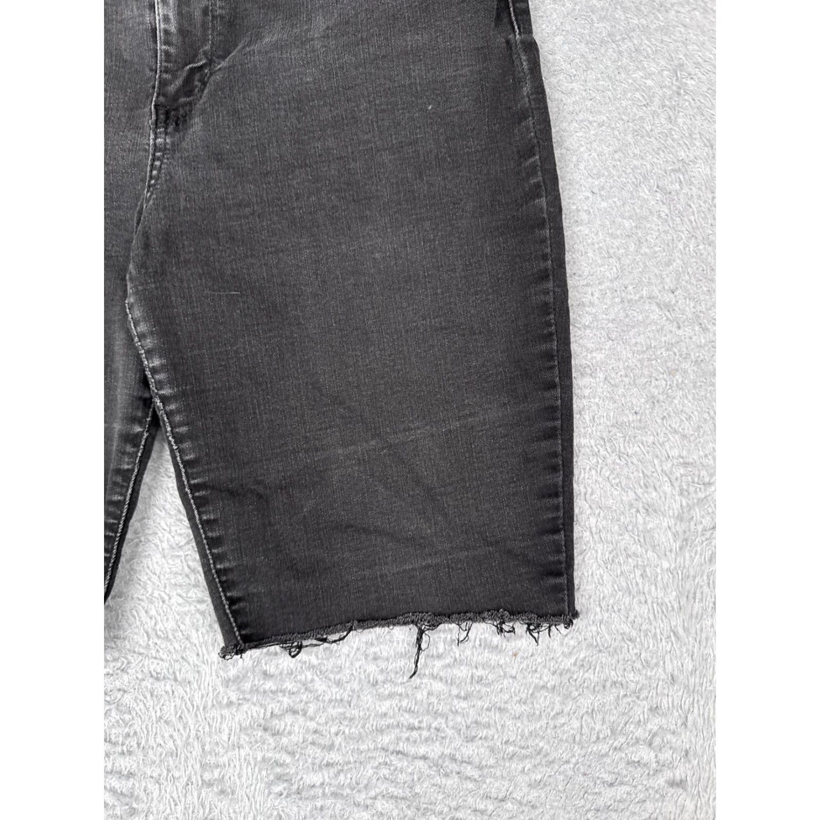 Levi's Levis 721 High Rise Skinny Shorts Womens 33x9 Black Denim Cutoff Frayed Hem Size 24" / US 00 / IT 34 - 2 Thumbnail
