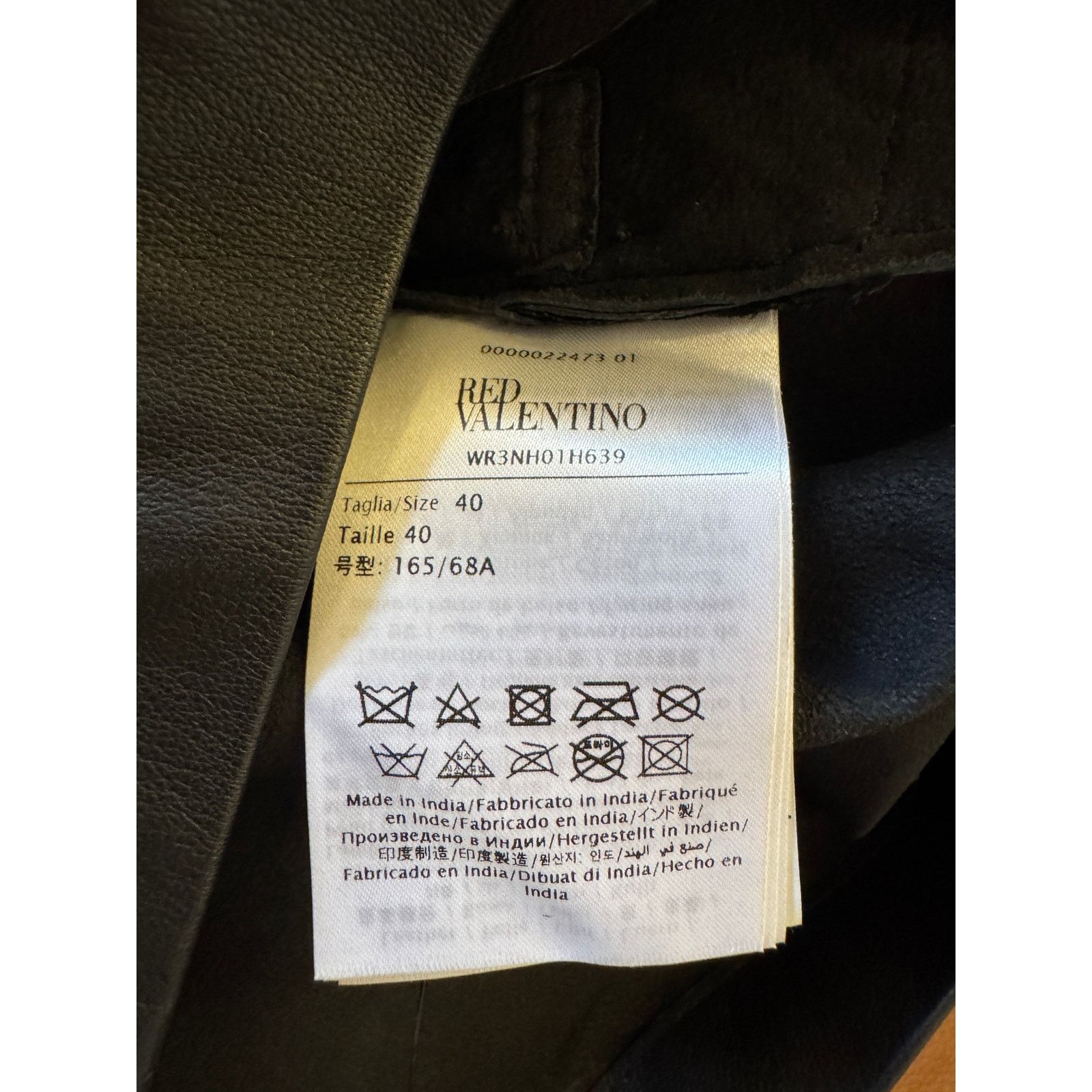 RED Valentino Red Valentino NWT Black Soft Leather Pleated Shorts Size 26" / US 2 / IT 38 - 4 Thumbnail