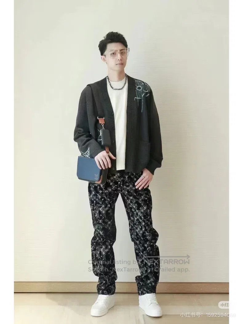 Louis Vuitton Louis Vuitton Old flower flocked full-print old flower tro Size US 34 / EU 50 - 9 Thumbnail