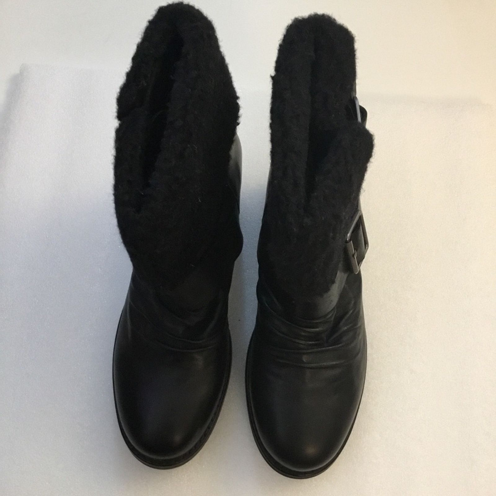 Other Tara M. Black Fur Booties Size US 7 / EU 40 - 2 Thumbnail