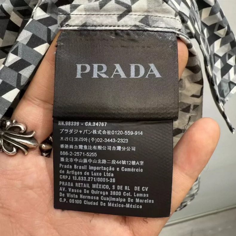 Prada Prada Geometric Long Sleeve Shirt Size 39 -2505 Size US M / EU 48-50 / 2 - 4 Thumbnail