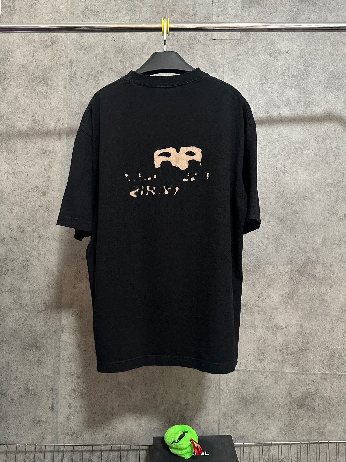 Balenciaga Balenciaga Splatter Print Short Sleeve T-Shirt Size US L / EU 52-54 / 3 - 4 Thumbnail