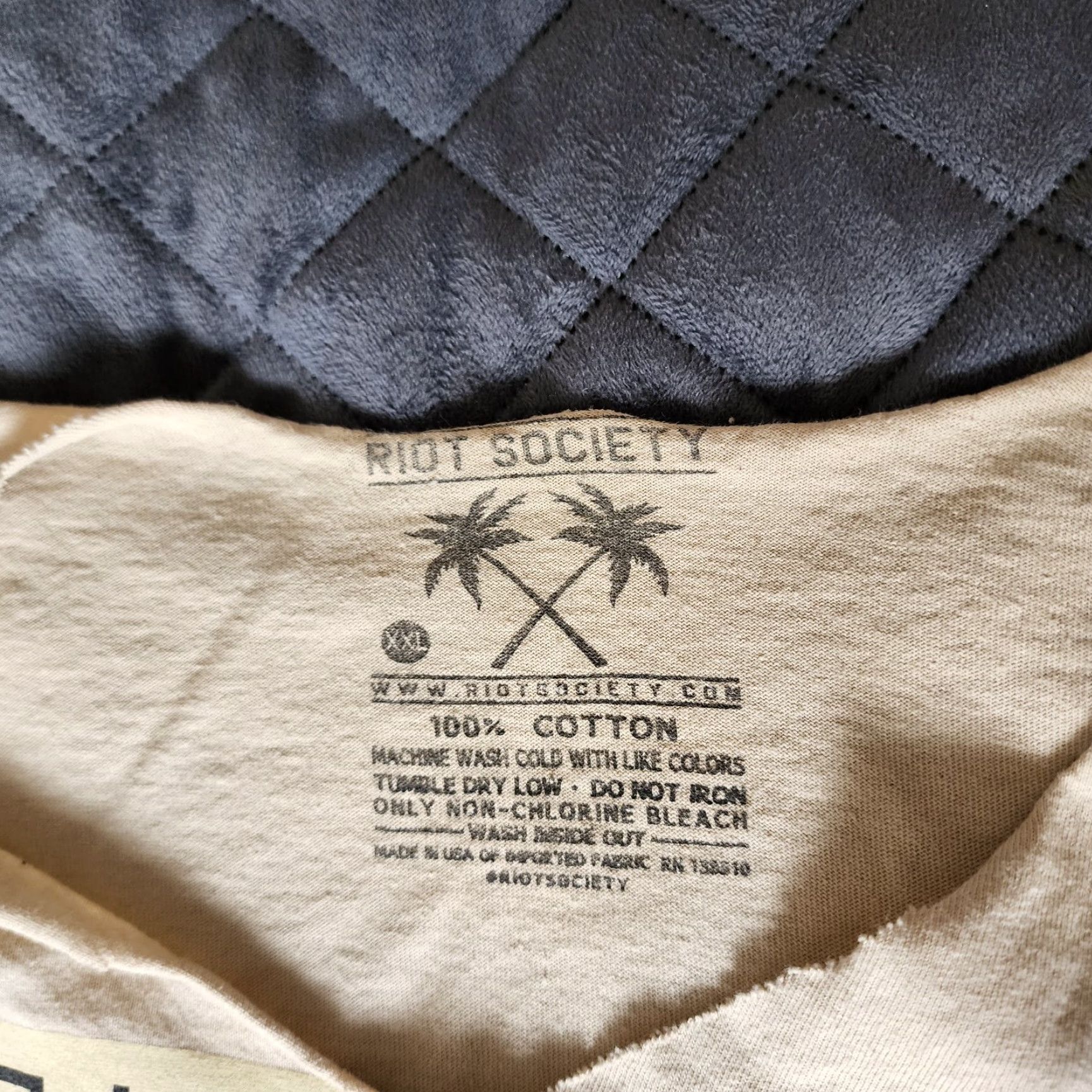 Vintage Riot Society Shirt womens 2XL short sleeve v neck Size XXL / US 16-18 / IT 52-54 - 2 Thumbnail