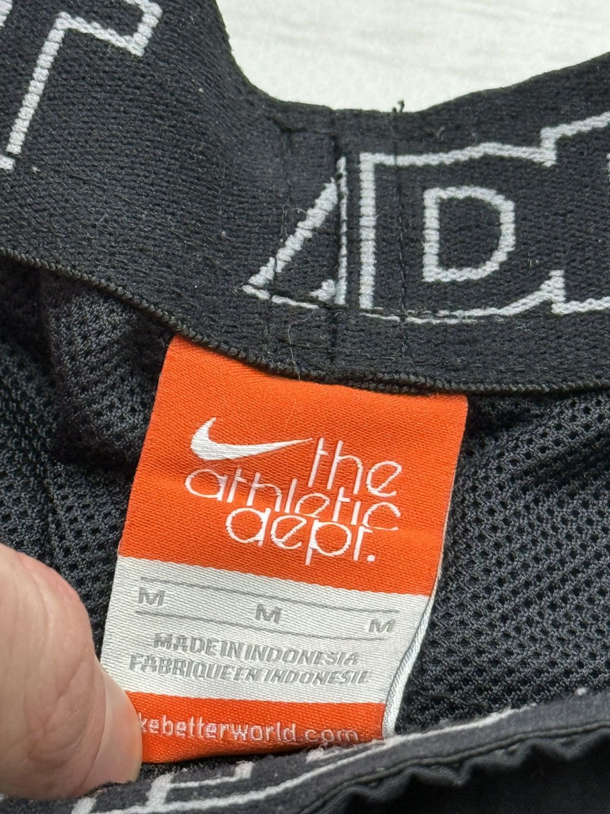 Nike nike vintage nylon shorts Size US 32 / EU 48 - 4 Thumbnail