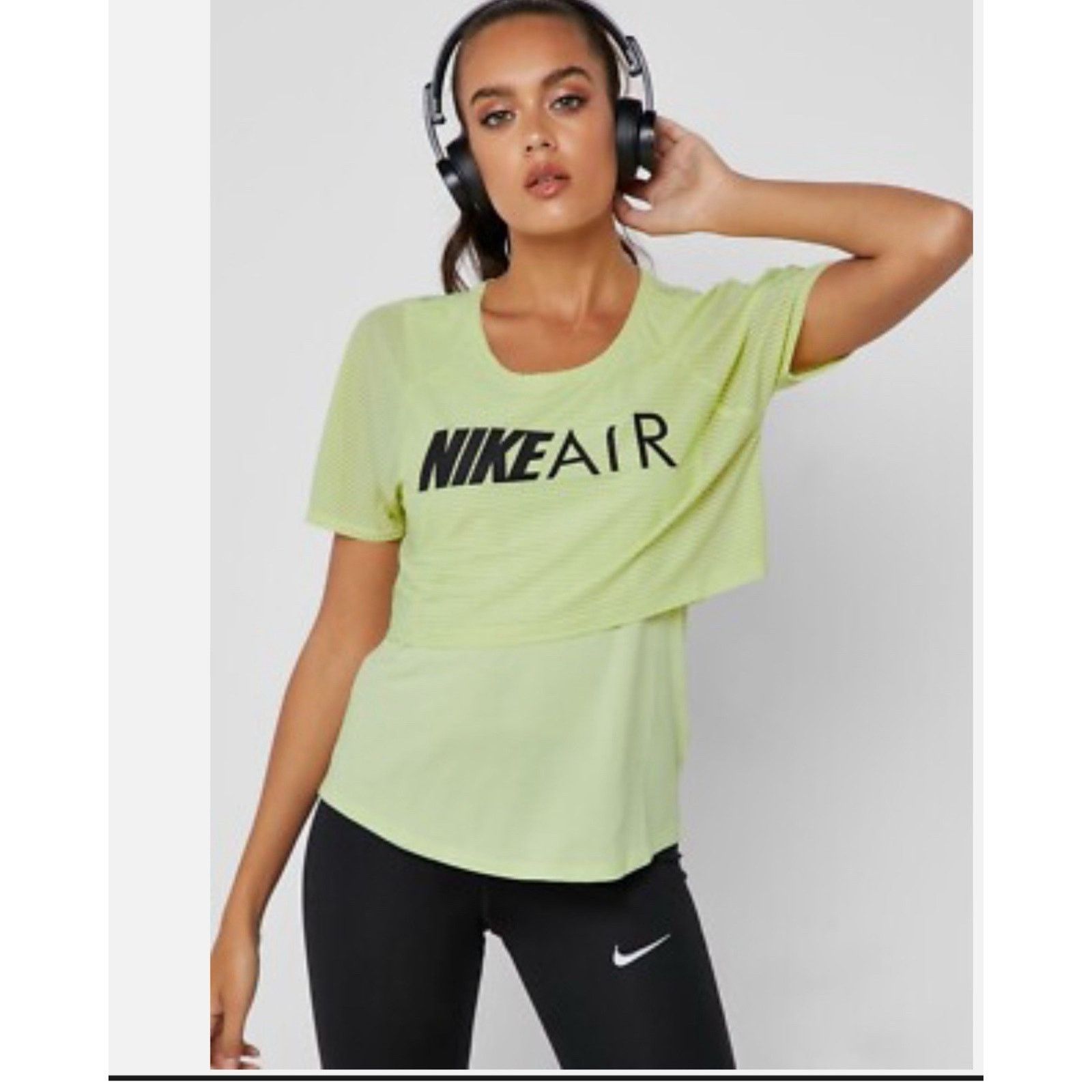 Nike Nike Women’s Air Graphic Running Shirt Xlarge Yellow (T10) Size XL / US 12-14 / IT 48-50 - 1 Thumbnail