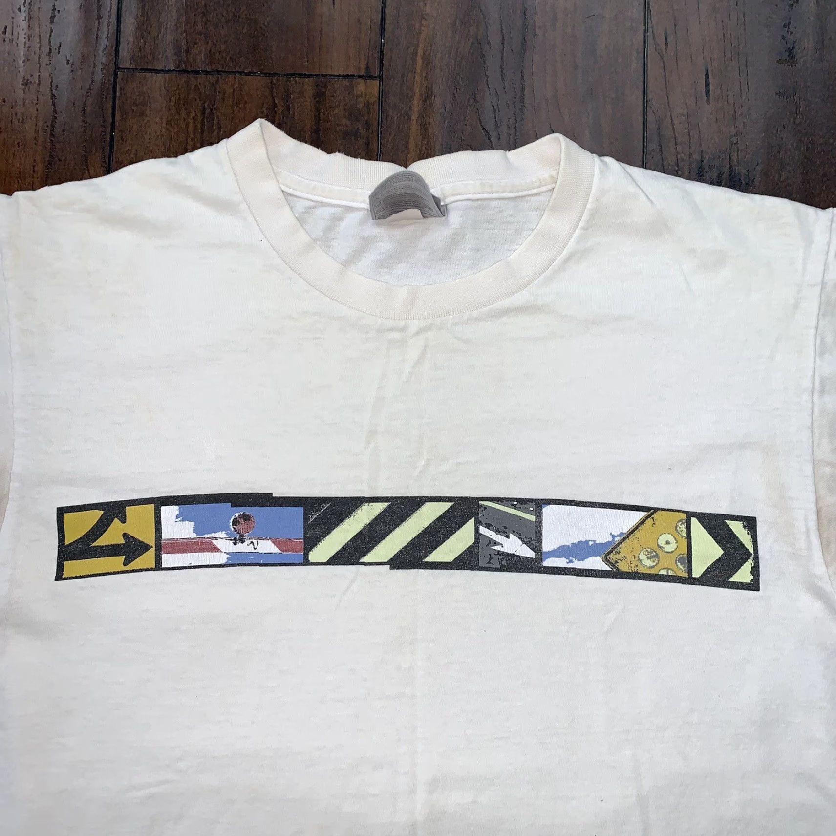 Nike VINTAGE Nike T-Shirt Shirt Mens Small White 70s 80s 90s Skate Surf Cone Ocean Graphic Print Short Sleeve Crew Neck Size US S / EU 44-46 / 1 - 2 Thumbnail